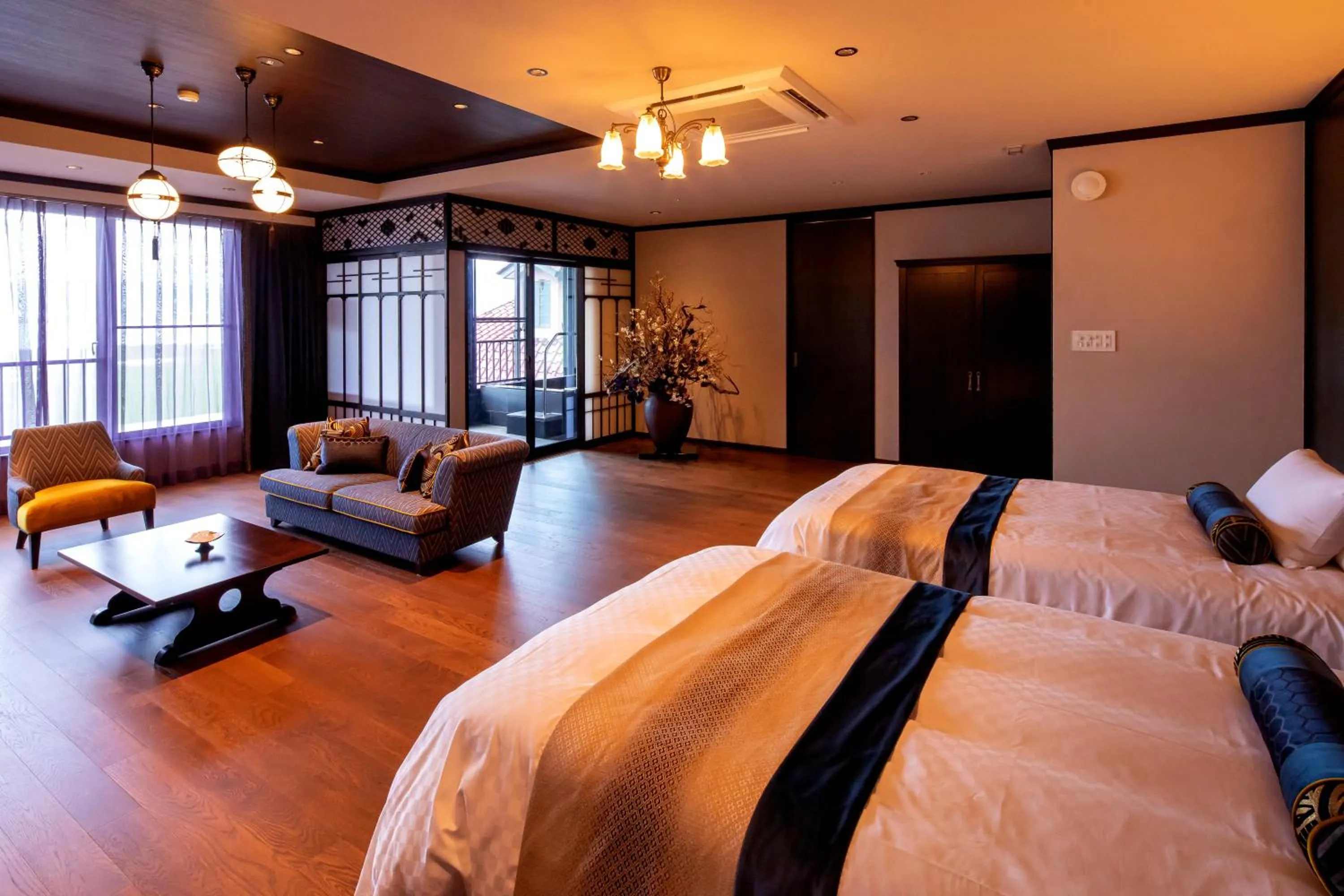 Photo of the whole room, Bed in Kamisuwa Onsen Shinyu