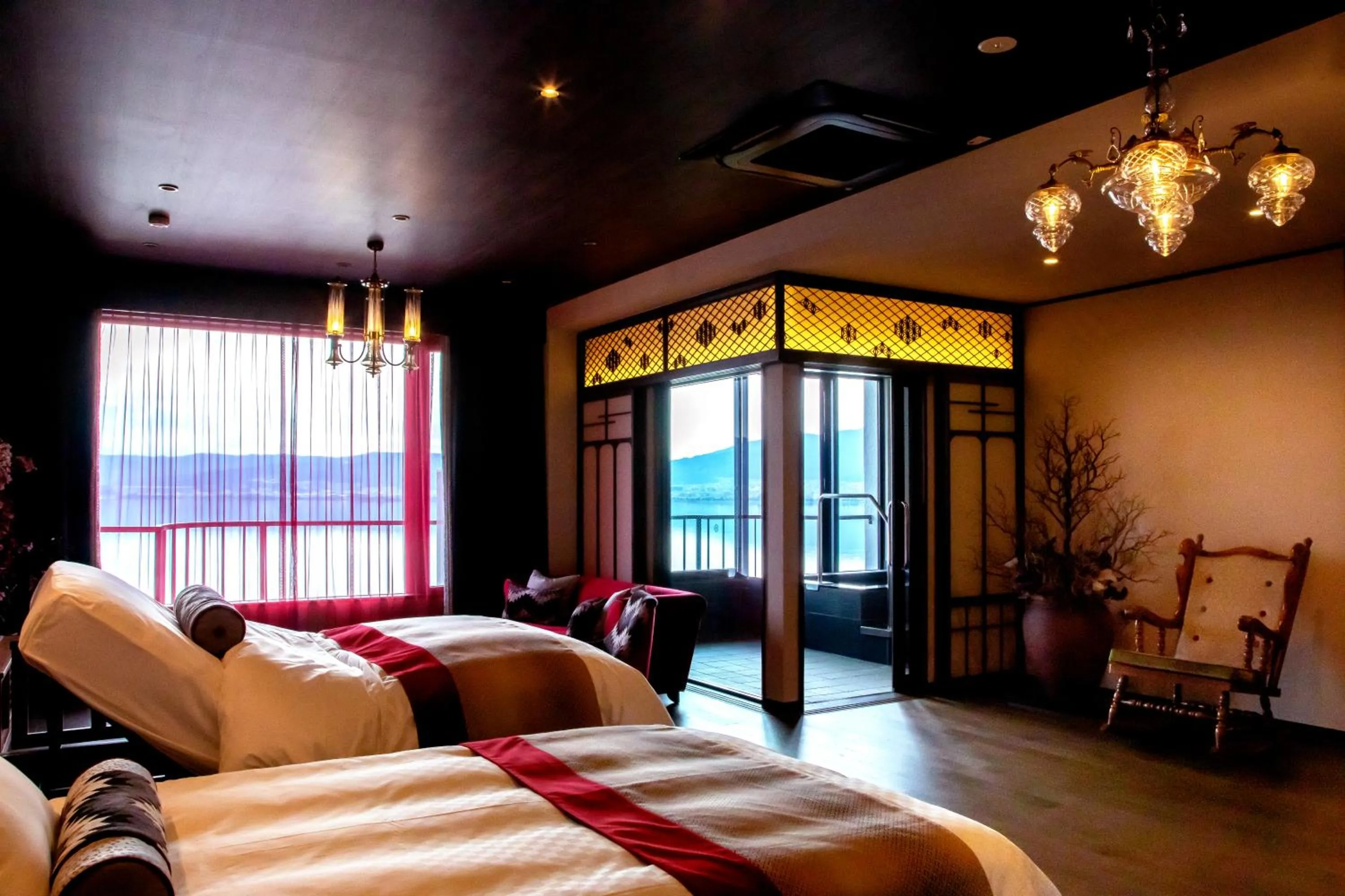 Photo of the whole room, Bed in Kamisuwa Onsen Shinyu
