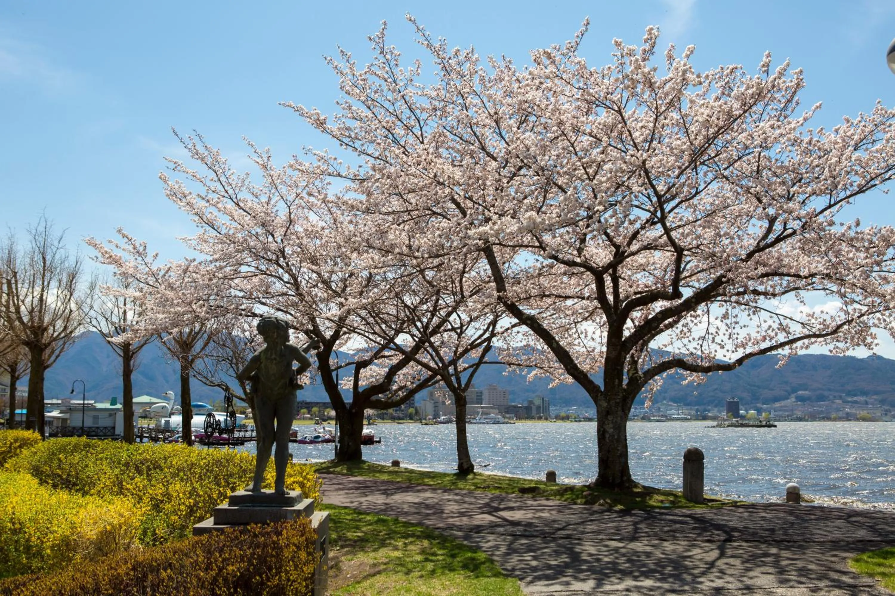 Nearby landmark in Kamisuwa Onsen Shinyu