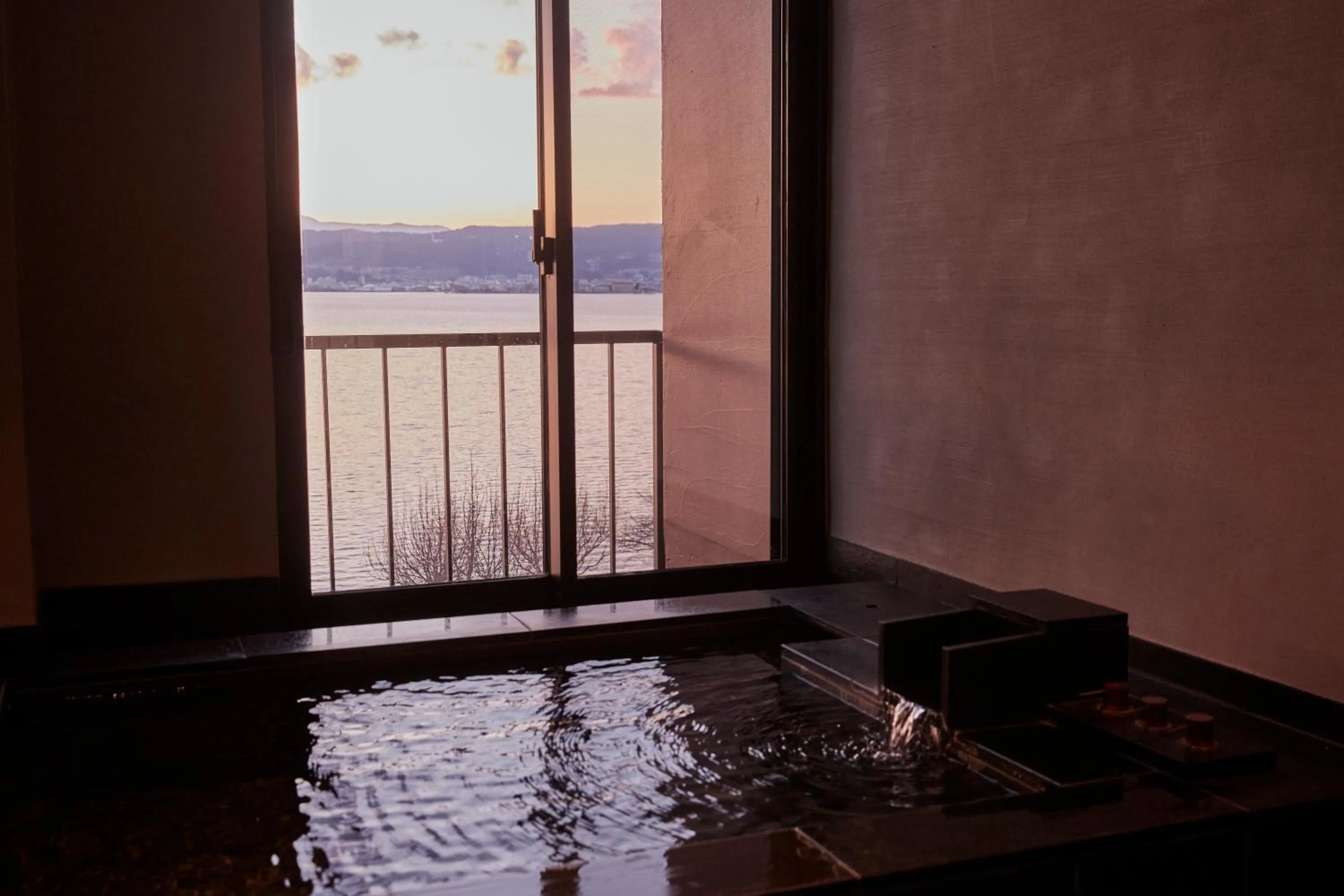 Hot Spring Bath in Kamisuwa Onsen Shinyu