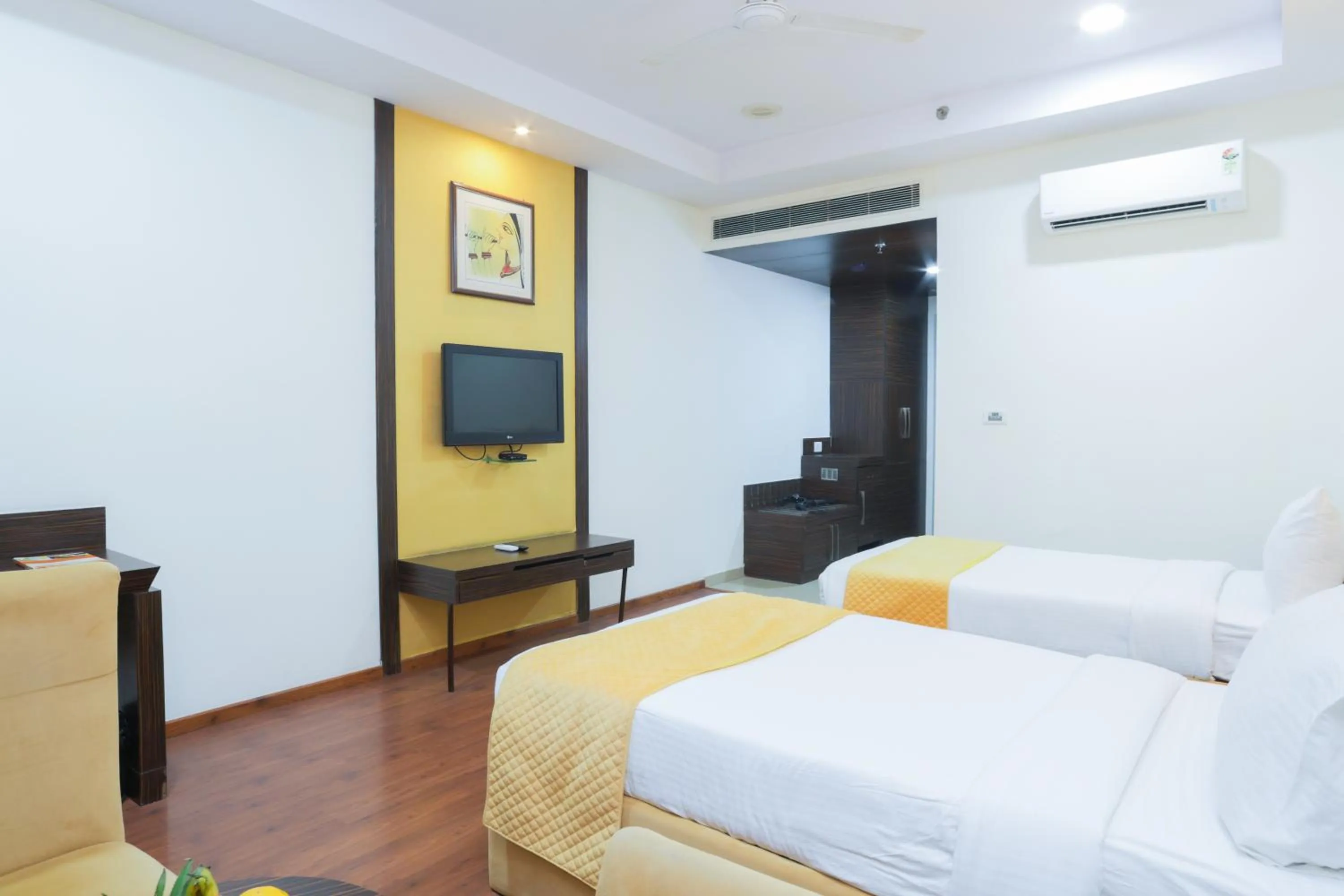 Bedroom, Bed in Hyphen Premier-Business Hotel