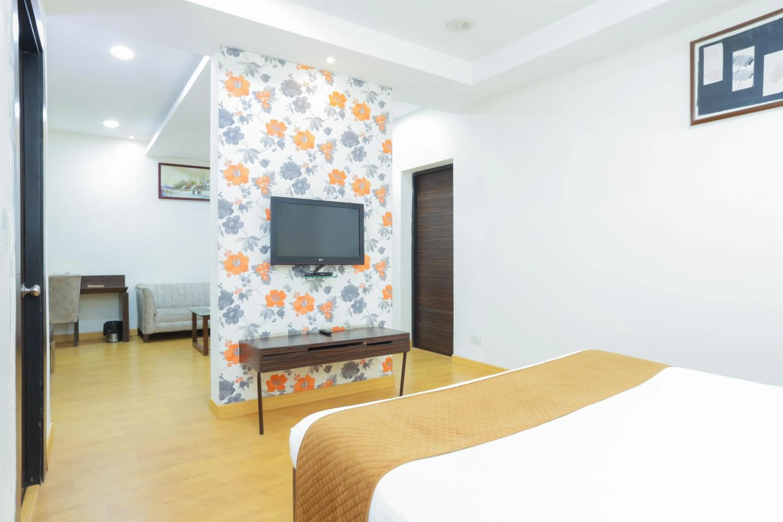 Bedroom, Bed in Hyphen Premier-Business Hotel