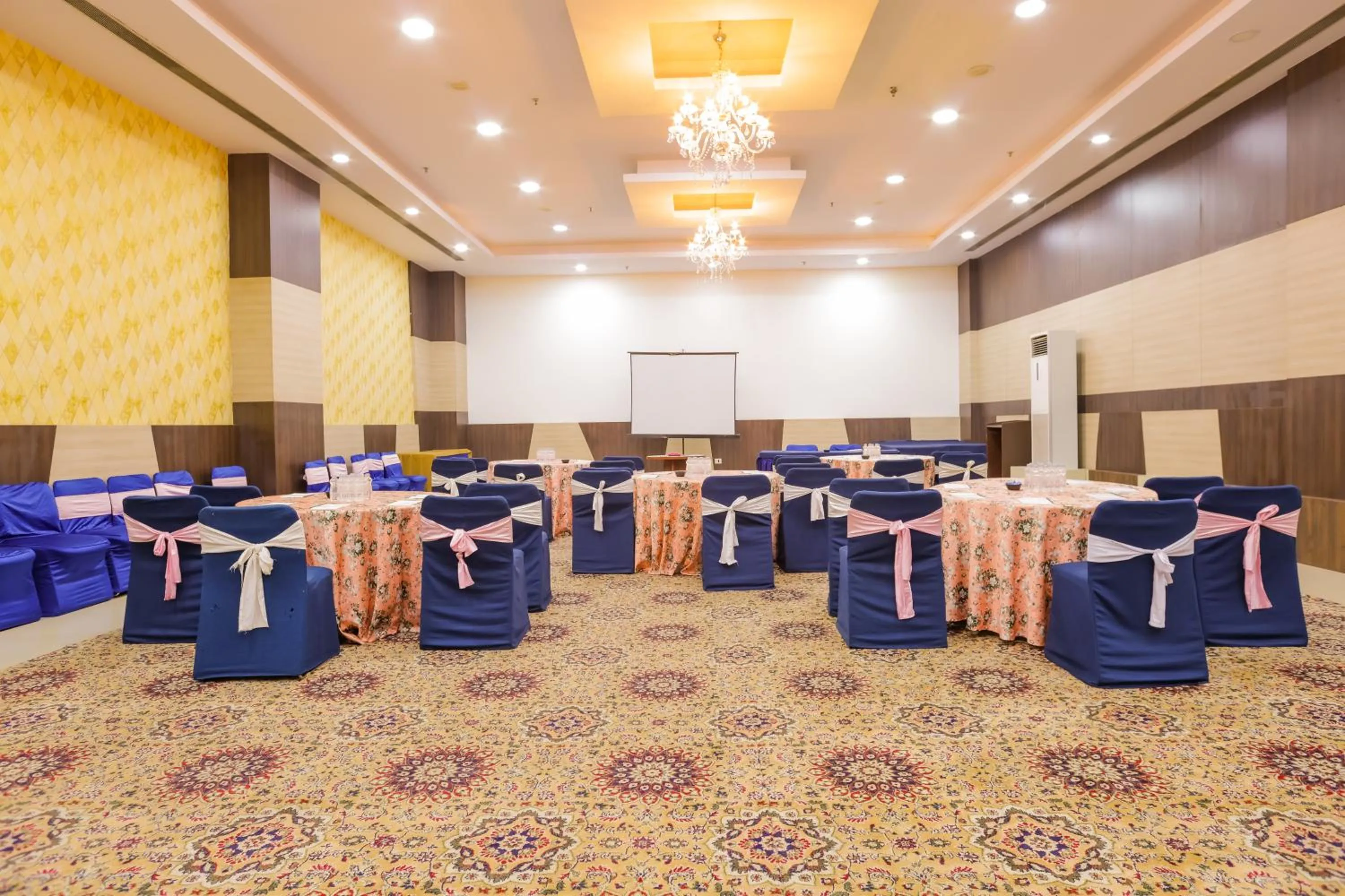 Banquet/Function facilities in Hyphen Premier-Business Hotel