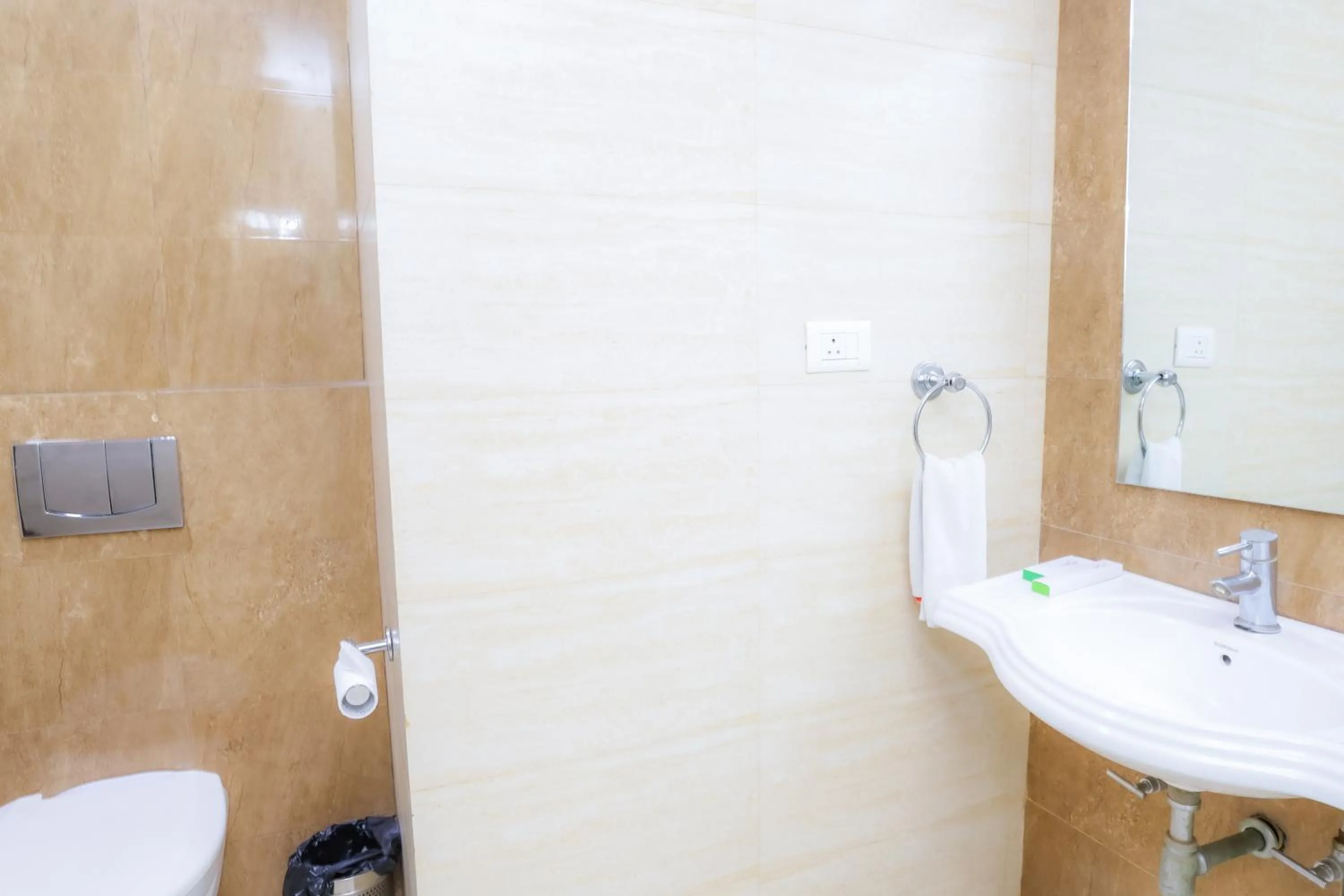 Bathroom in Hyphen Premier-Business Hotel