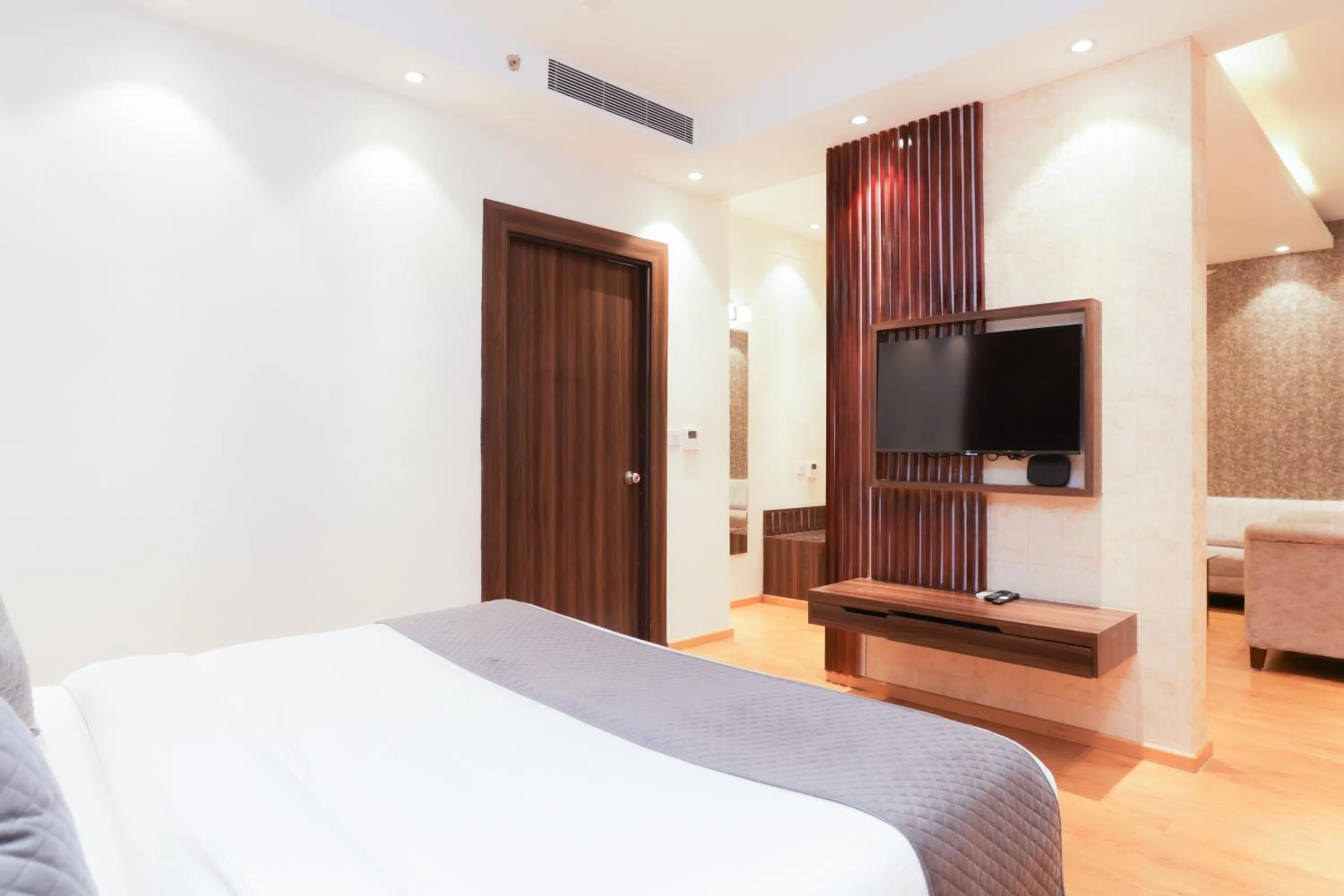 Bedroom, Bed in Hyphen Premier-Business Hotel
