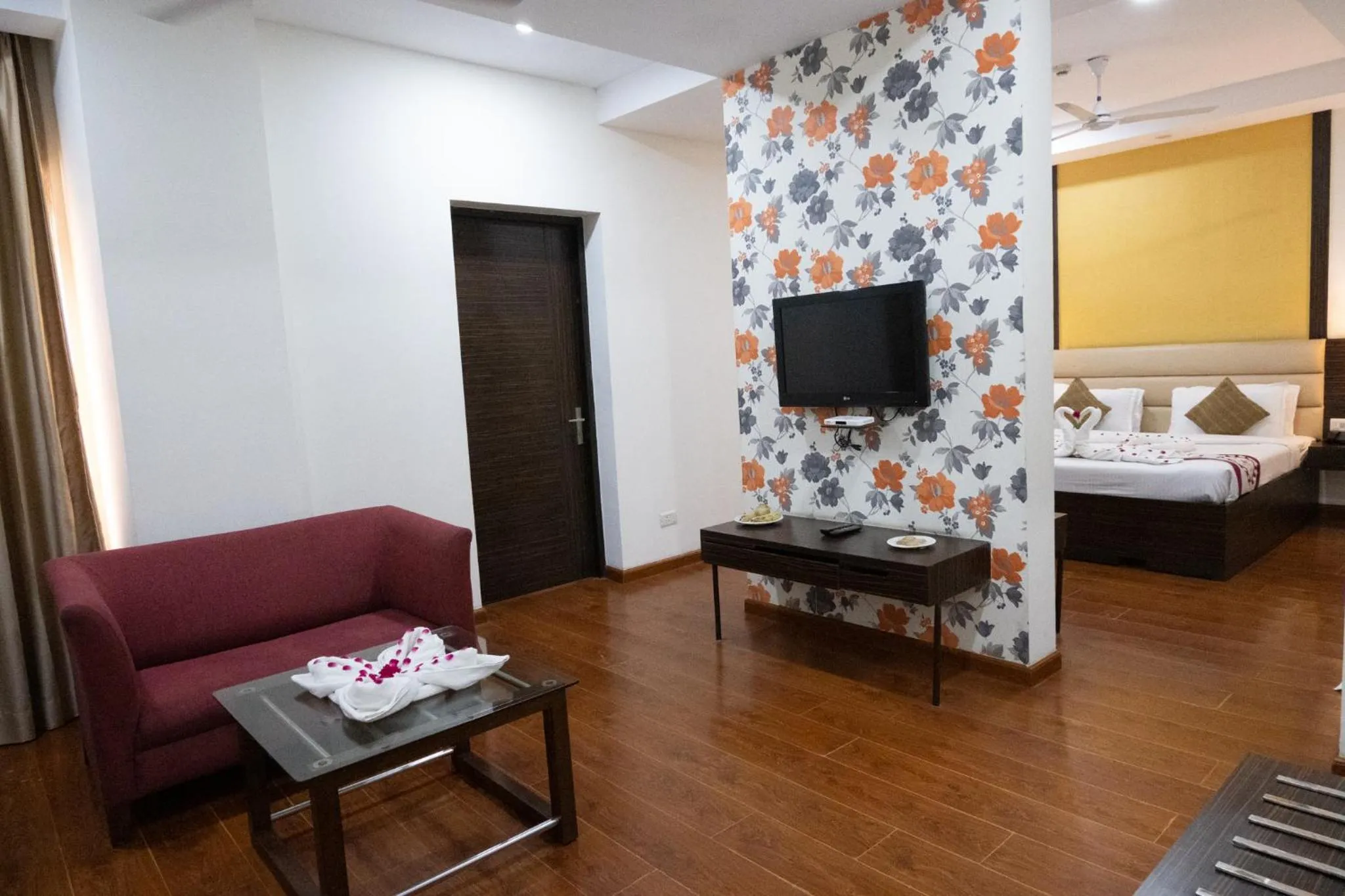 Bedroom, Bed in Hyphen Premier-Business Hotel