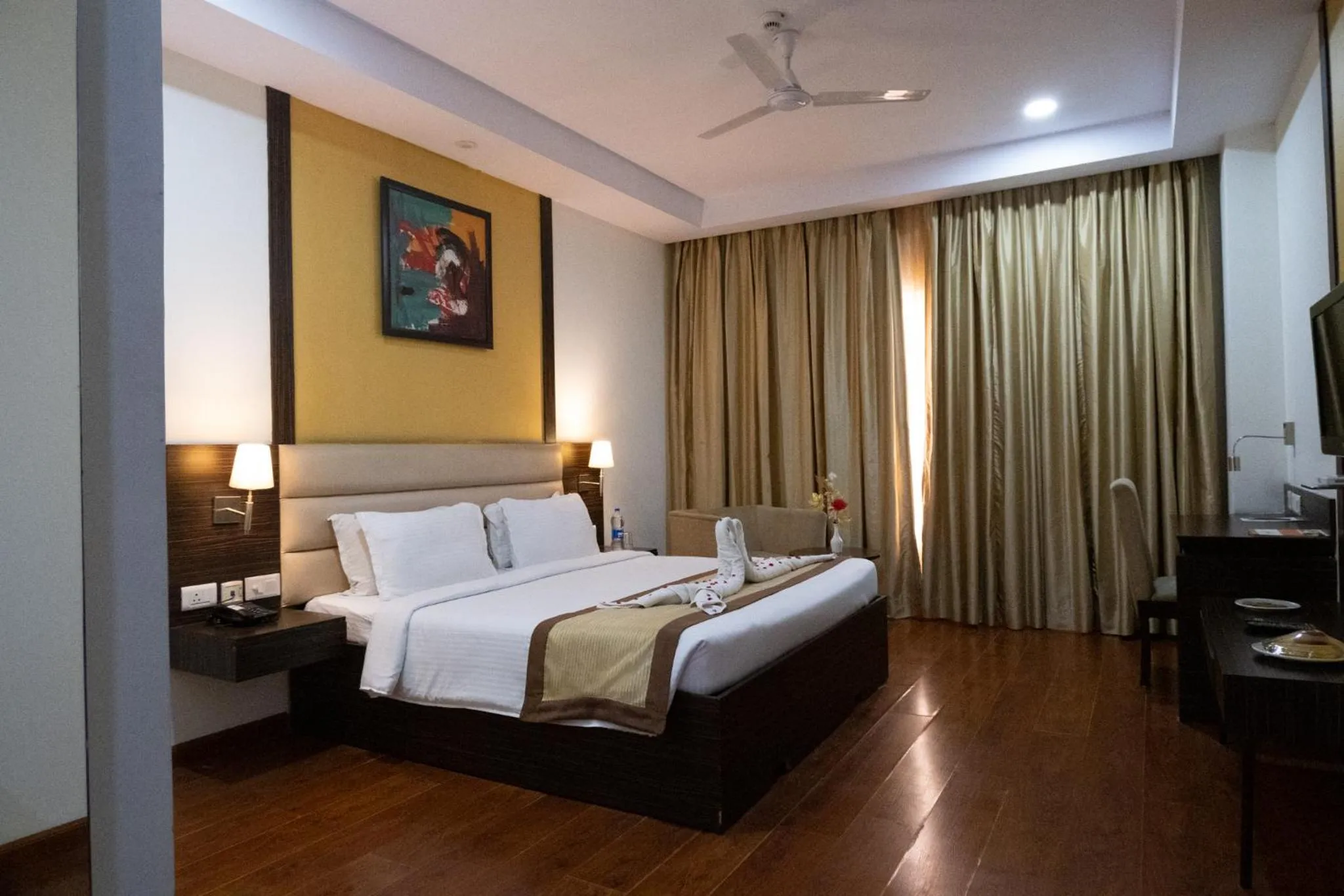 Bedroom, Bed in Hyphen Premier-Business Hotel