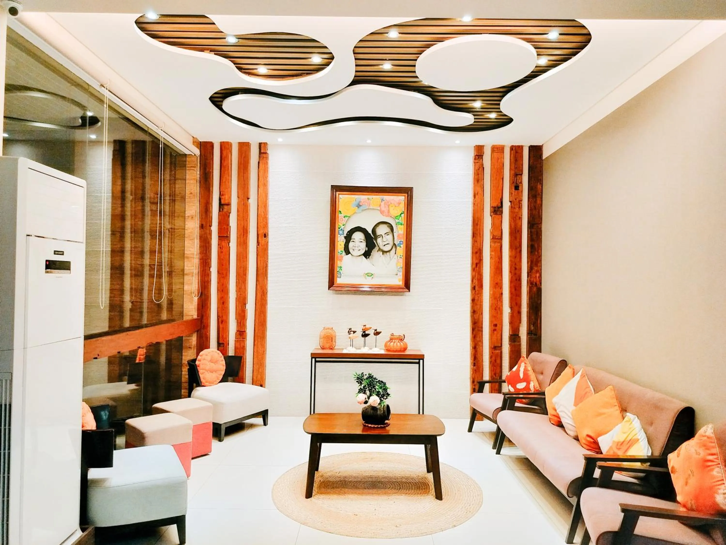 Lobby or reception in Cresebo Mansion