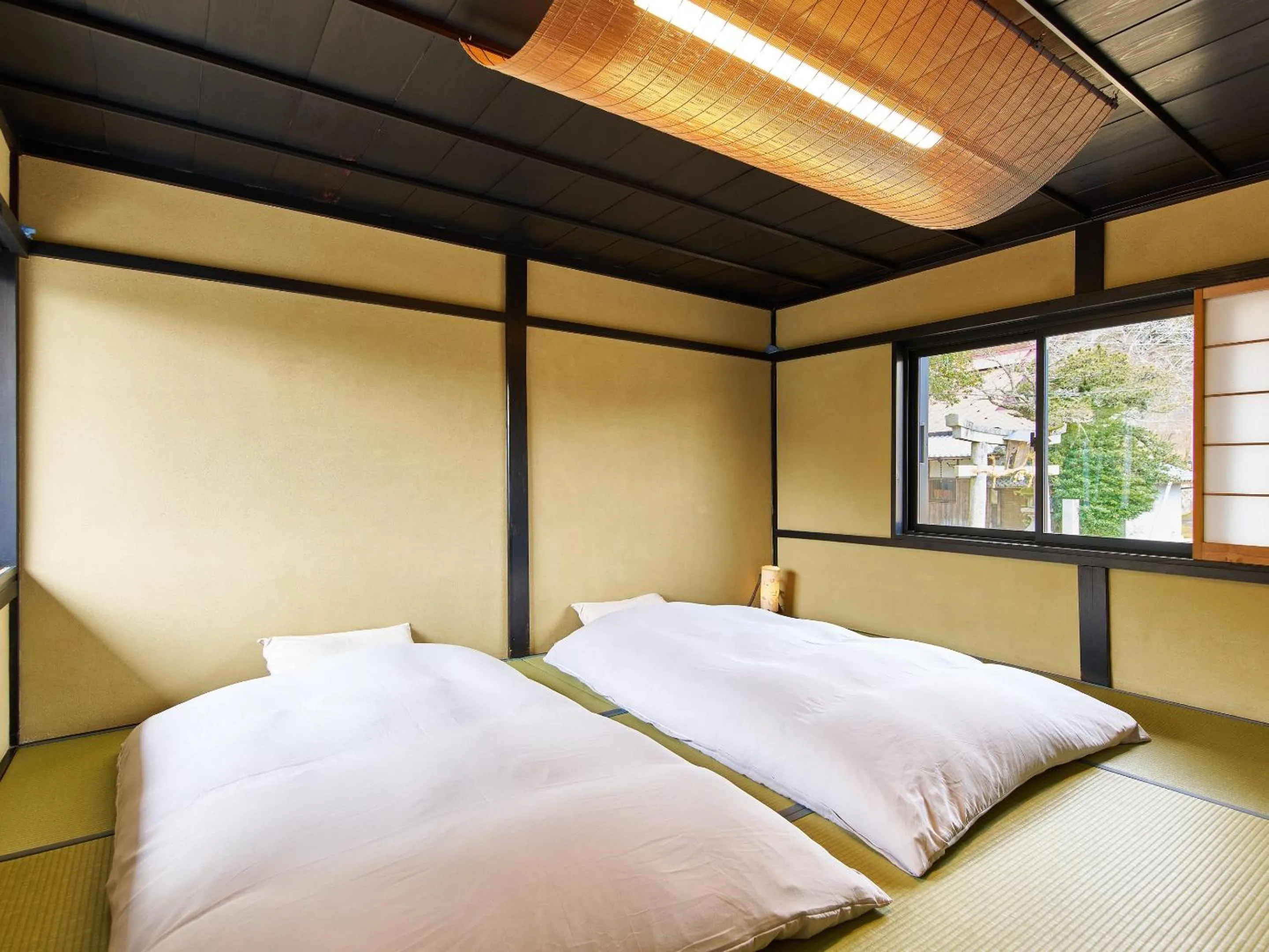 Photo of the whole room, Bed in Koiya