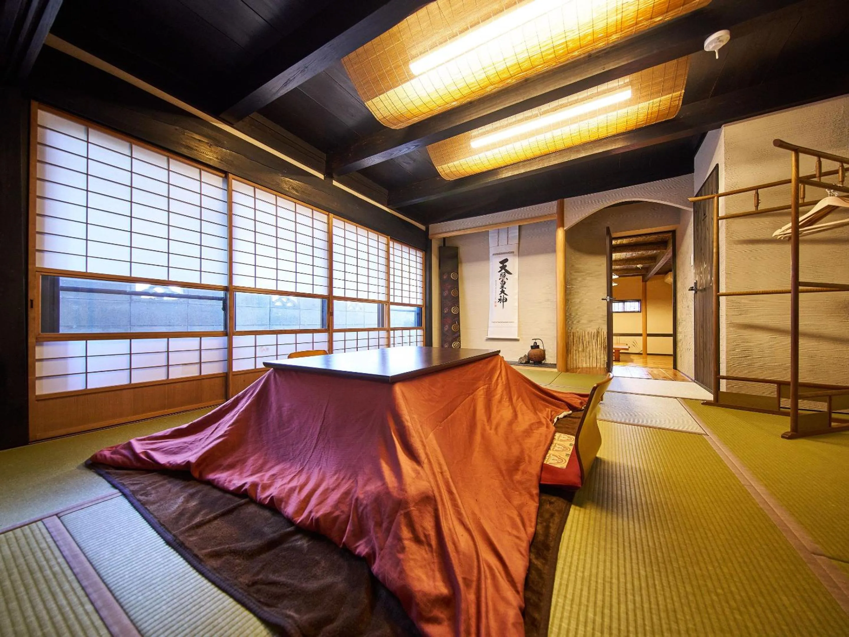 Photo of the whole room in Koiya