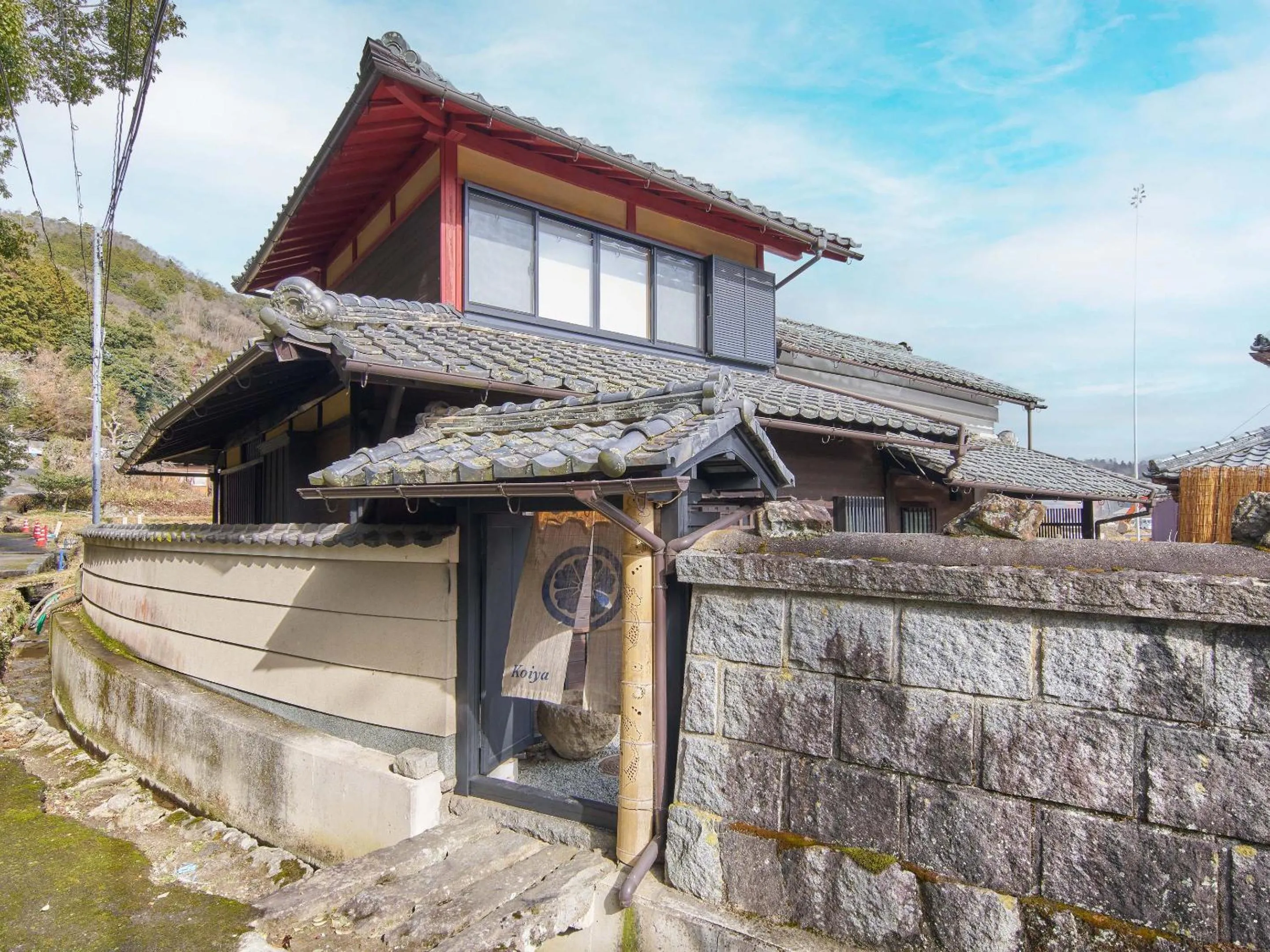Property building in Koiya