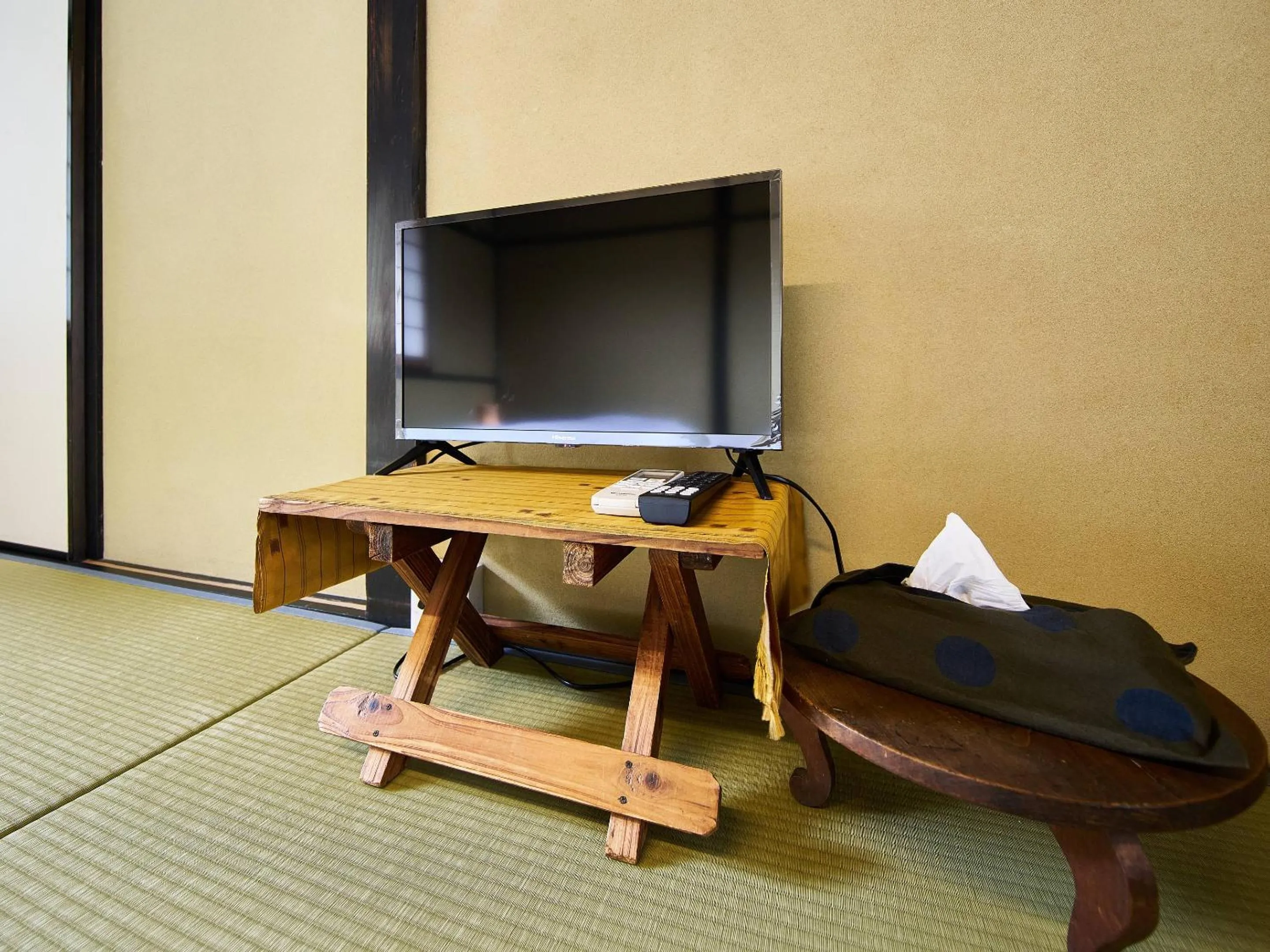 Photo of the whole room in Koiya