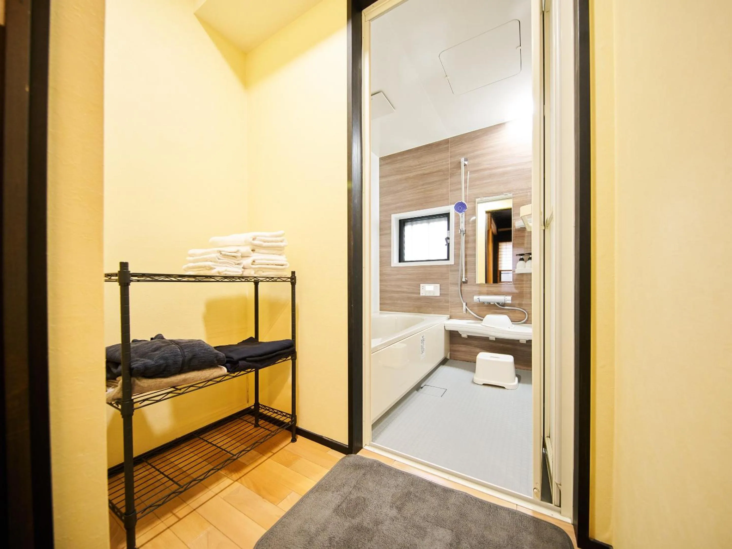 Bathroom, Bed in Koiya