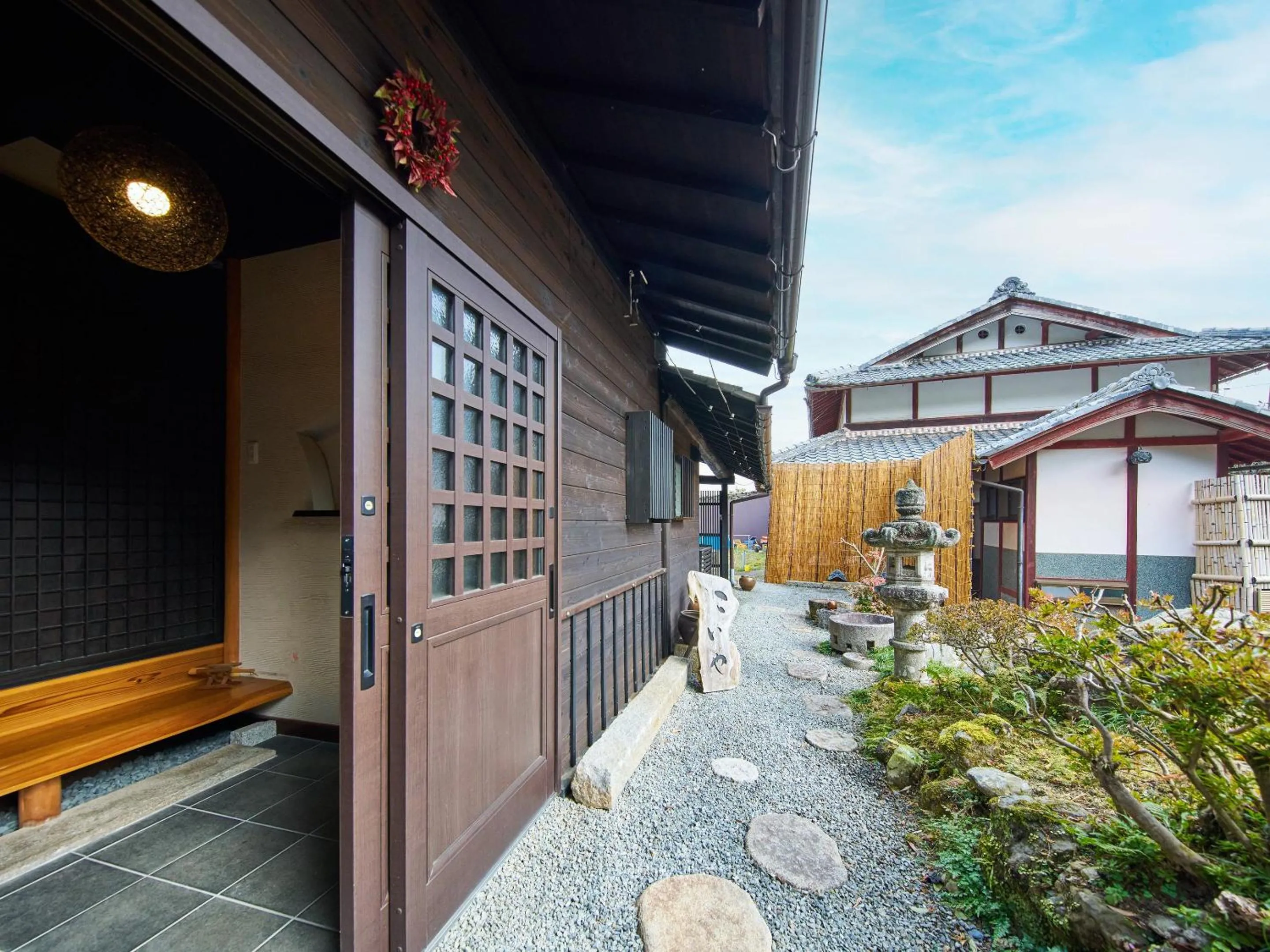 Property building in Koiya