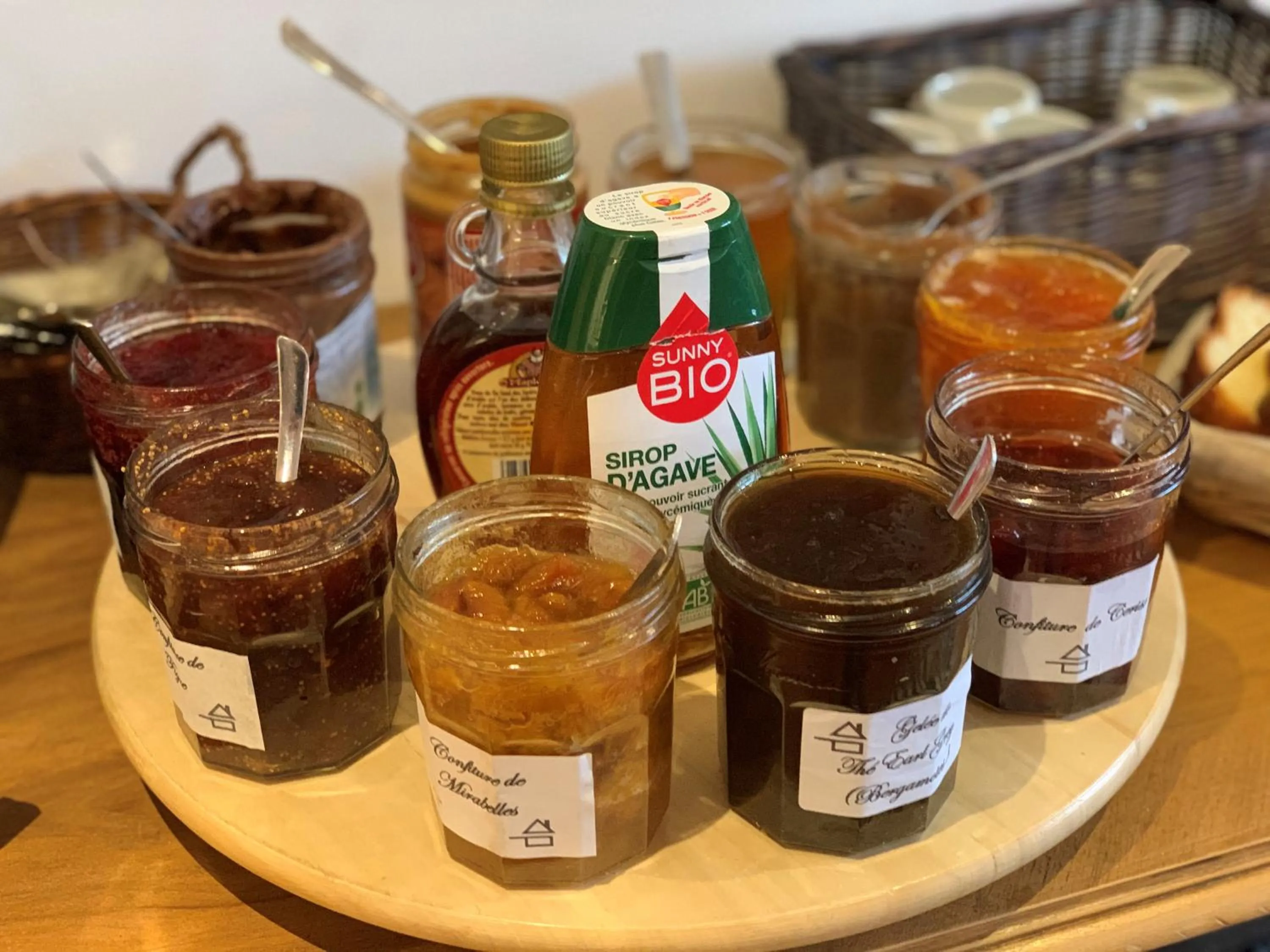 Food in Logis Hotel Maison Carrée Restaurant O Carré dArt