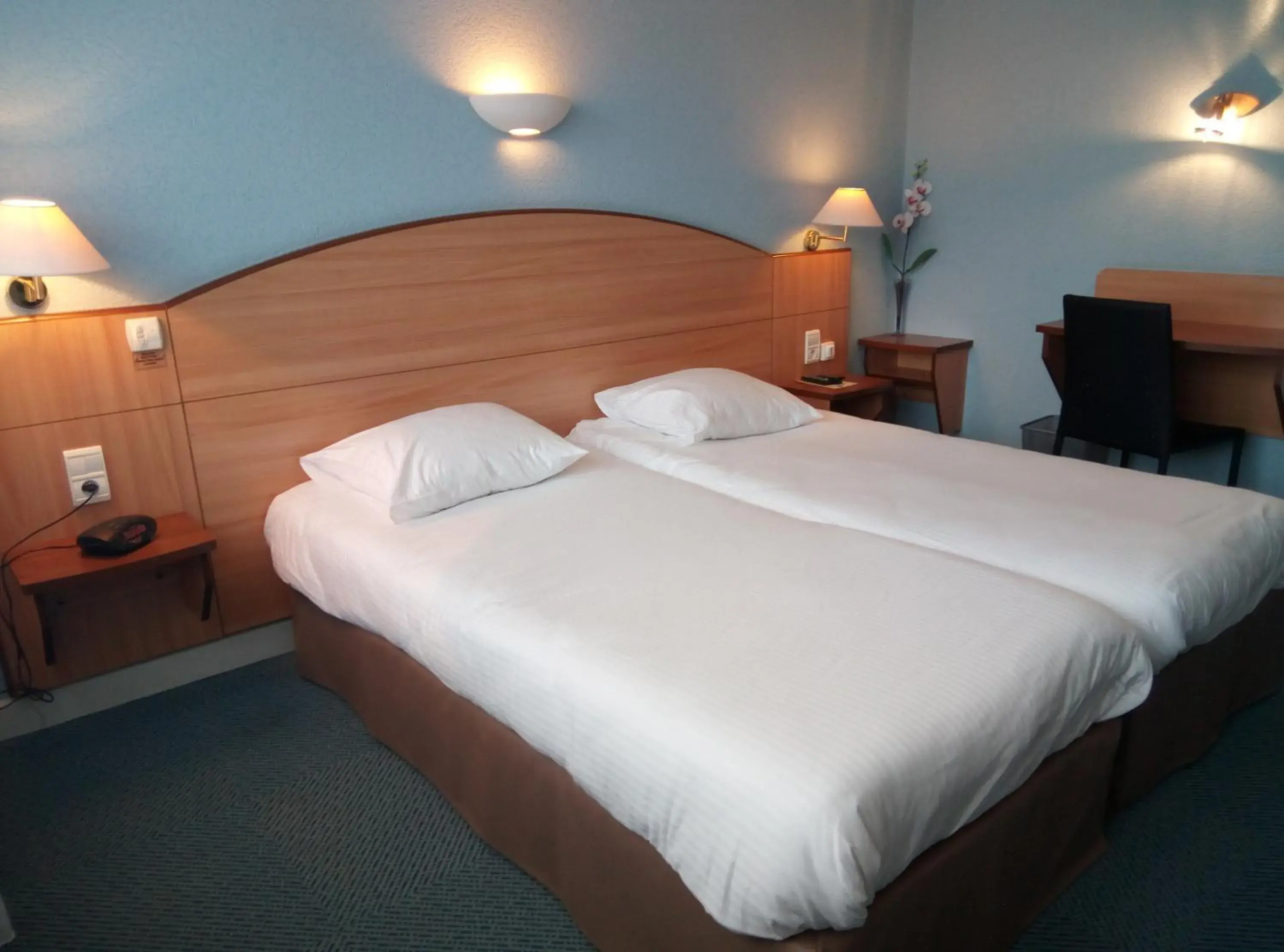 Classic Double or Twin Room in Logis Hotel Maison Carrée Restaurant O Carré dArt Classic Double or Twin Room in Logis Hotel Maison Carrée Restaurant O Carré dArt