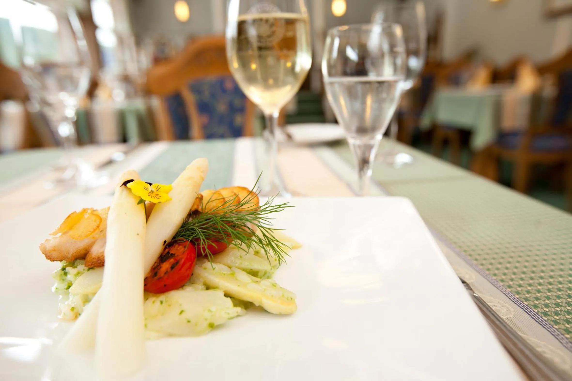 Restaurant/places to eat in Hotel Zwei Mohren