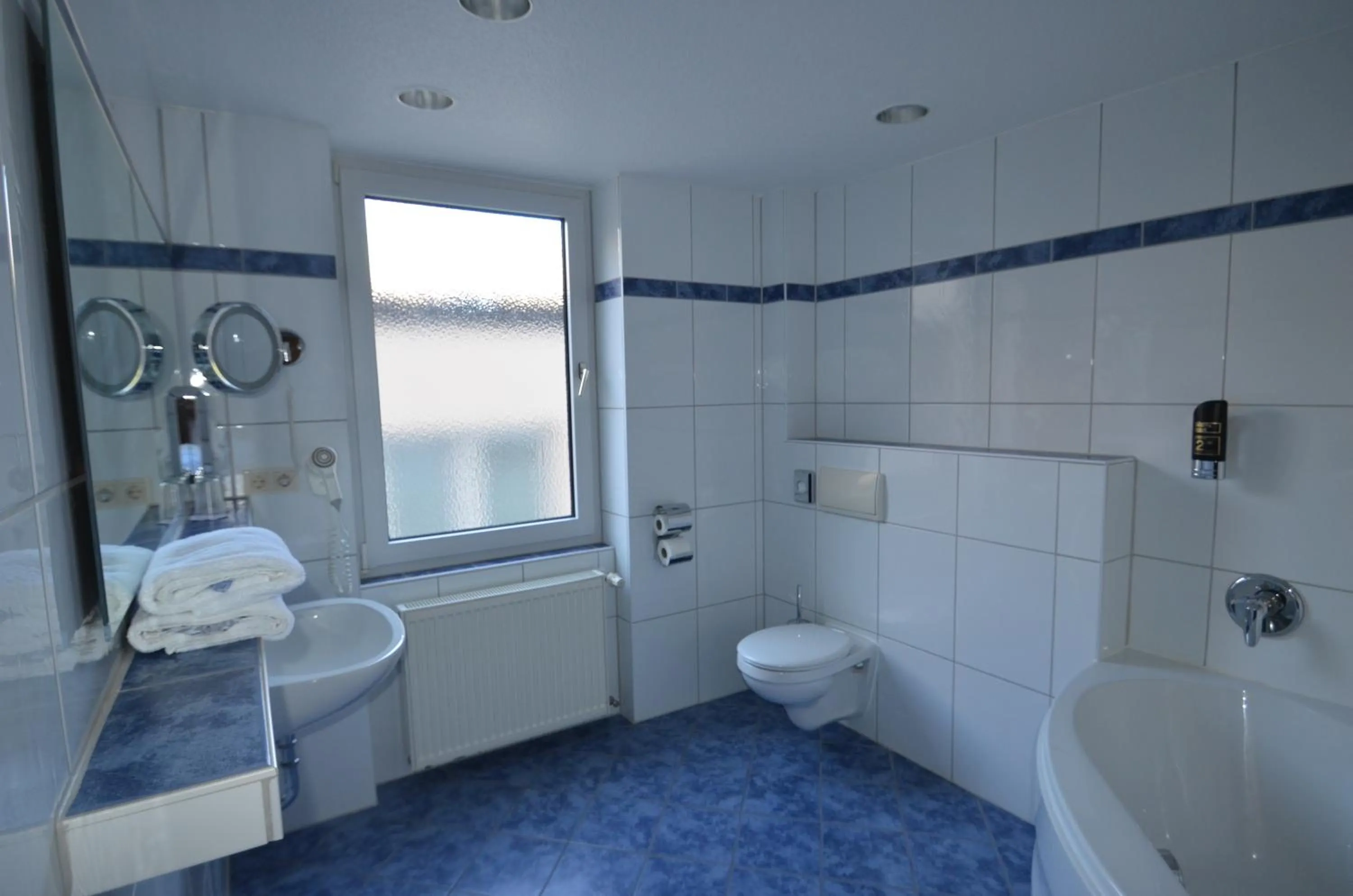 Bathroom in Hotel Zwei Mohren