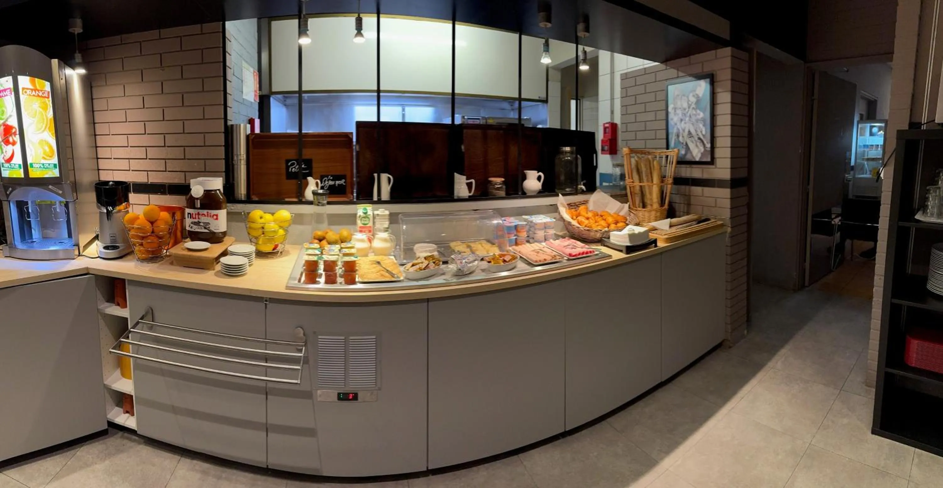 Breakfast in Comfort Hotel Orleans Saran