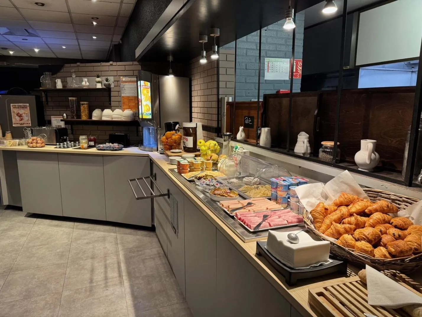 Breakfast in Comfort Hotel Orleans Saran