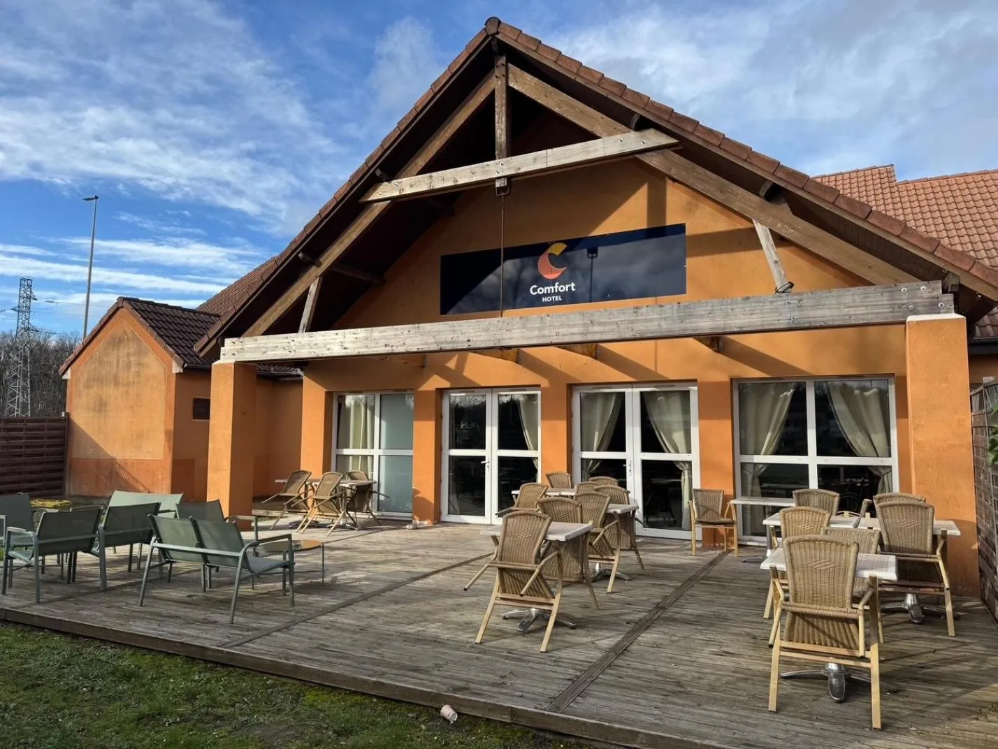 Patio in Comfort Hotel Orleans Saran