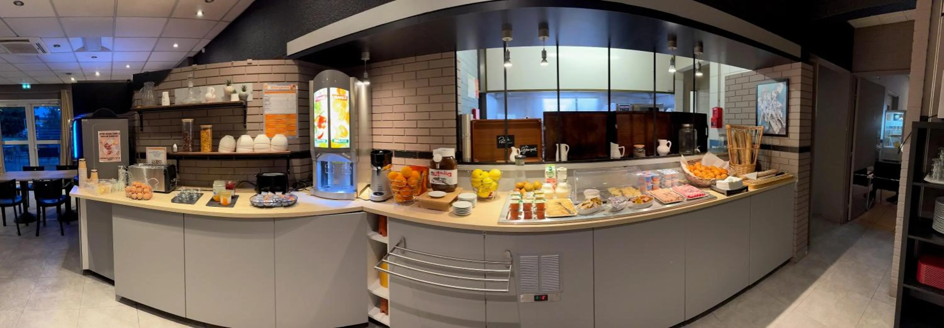 Breakfast in Comfort Hotel Orleans Saran