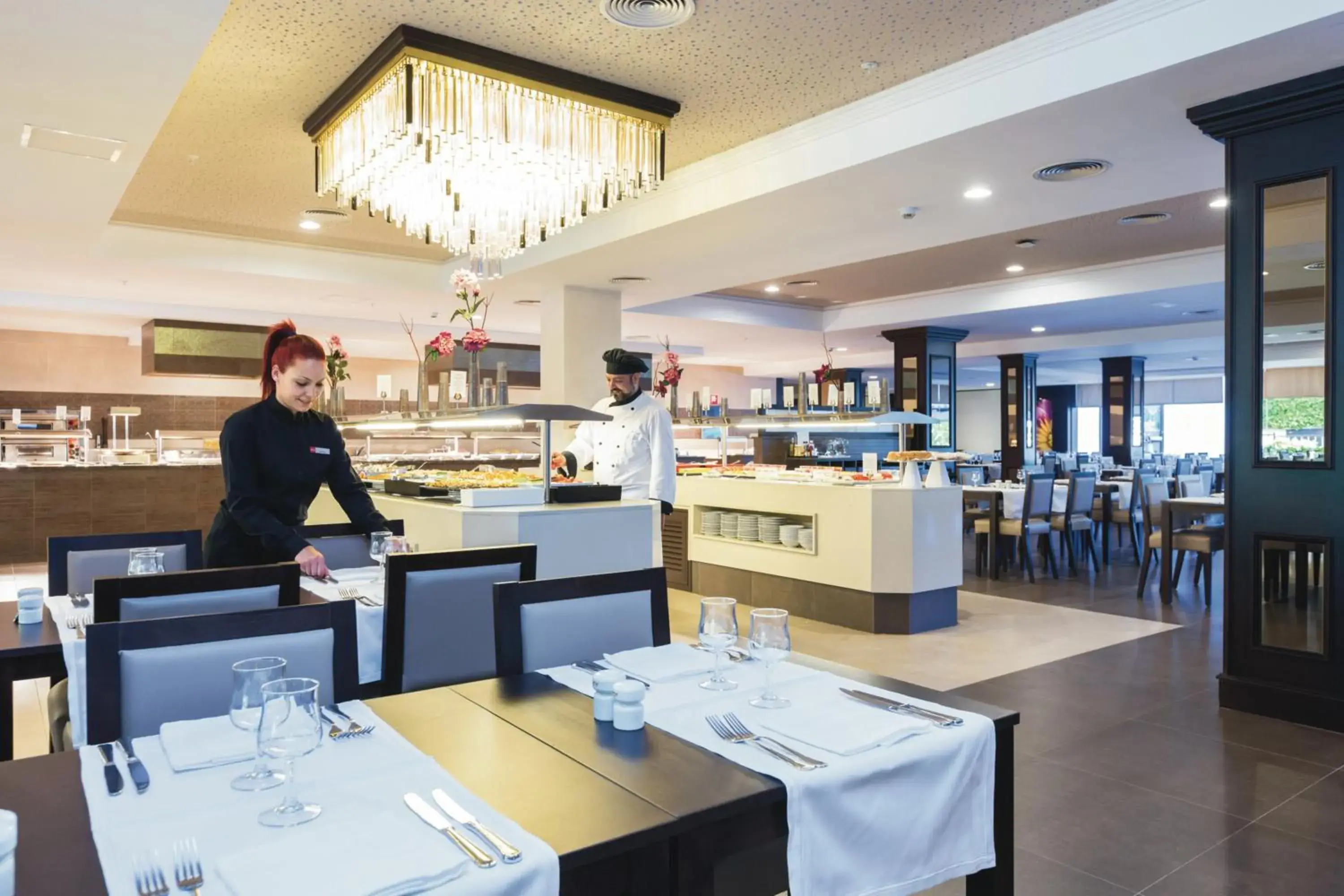 Restaurant/places to eat in Hotel Riu Bravo - 0'0 All Inclusive Restaurant/places to eat in Hotel Riu Bravo - 0'0 All Inclusive