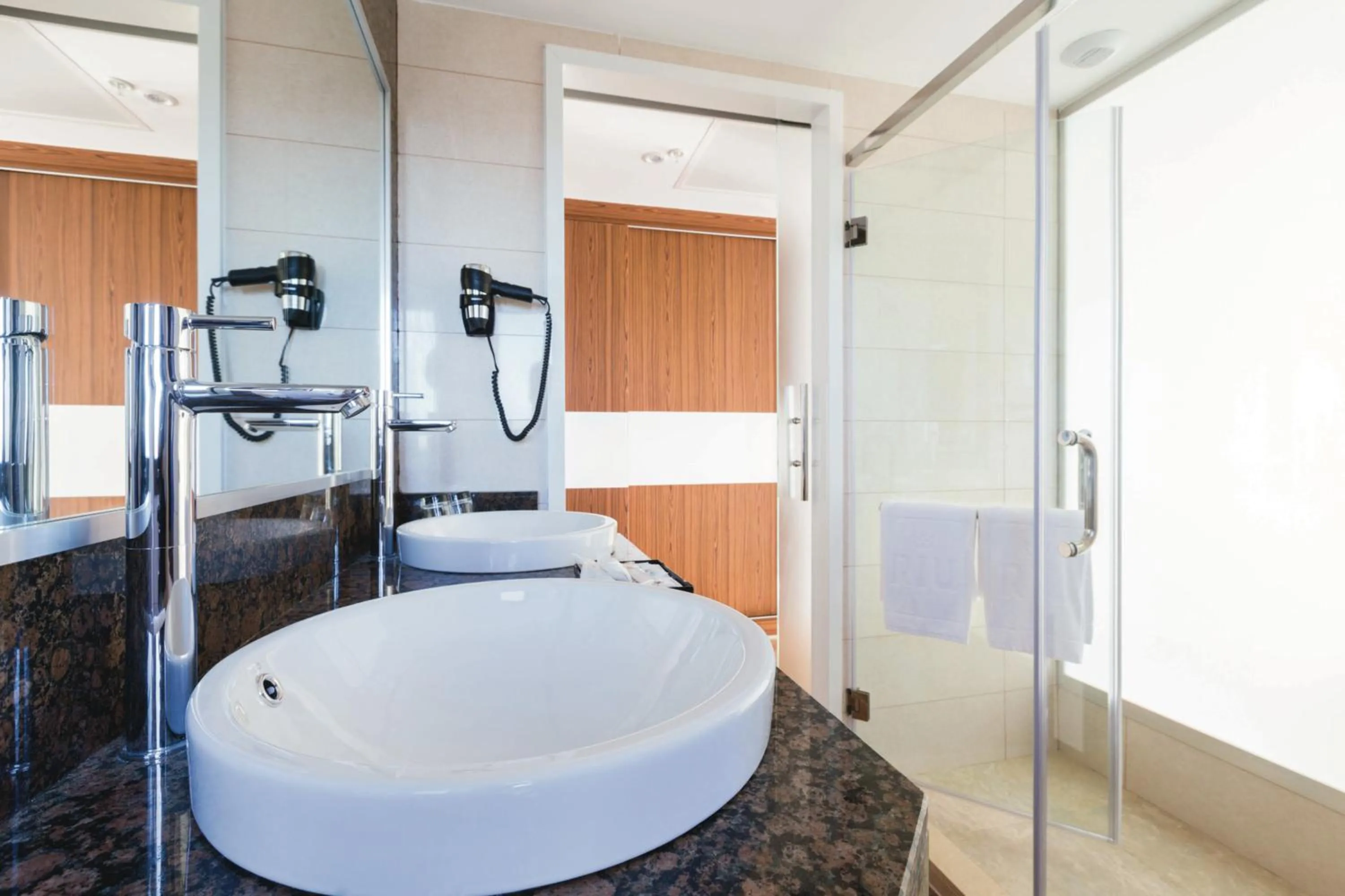 Bathroom in Hotel Riu Bravo - 0'0 All Inclusive