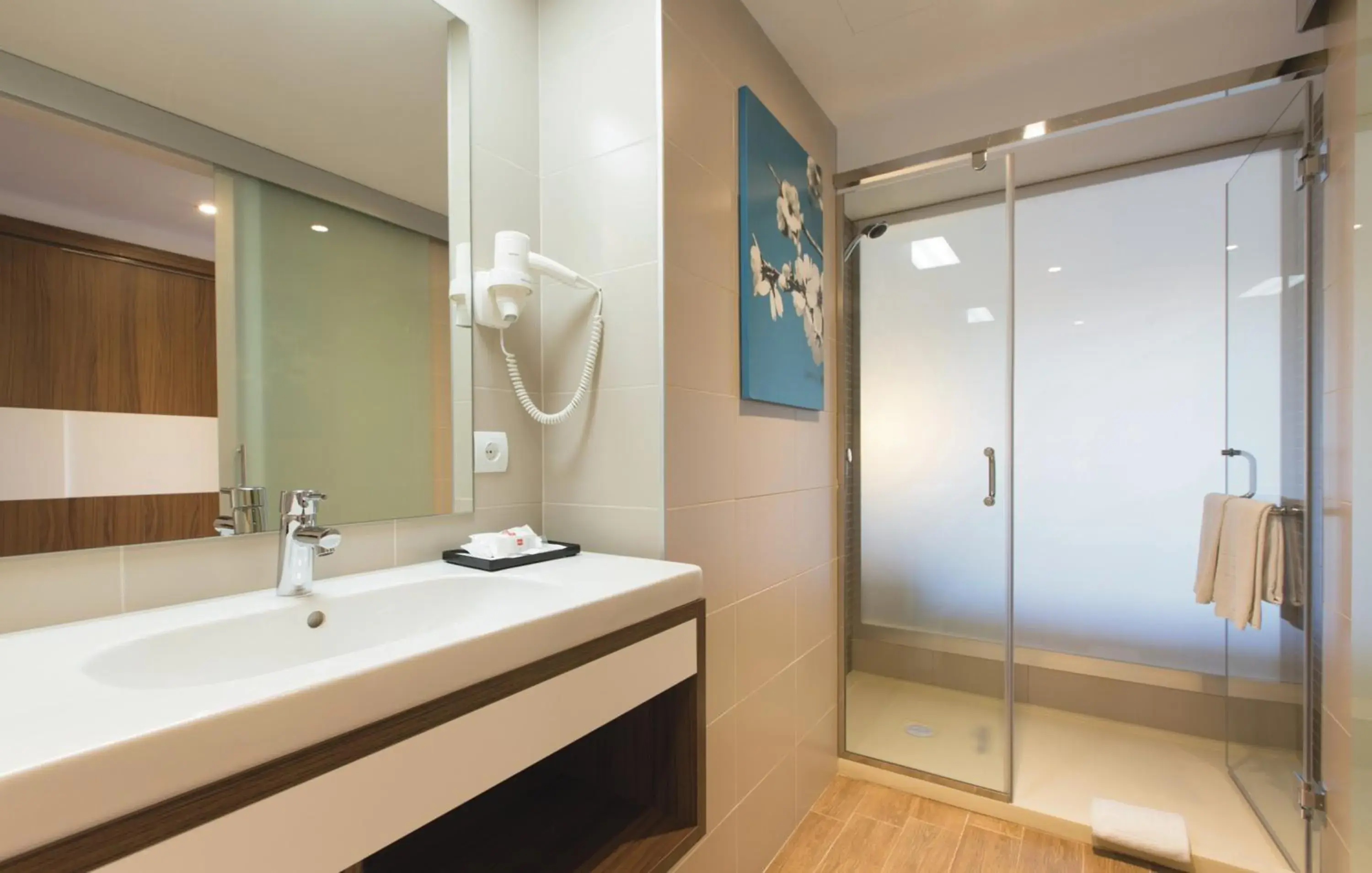 Bathroom in Hotel Riu Bravo - 0'0 All Inclusive Bathroom in Hotel Riu Bravo - 0'0 All Inclusive