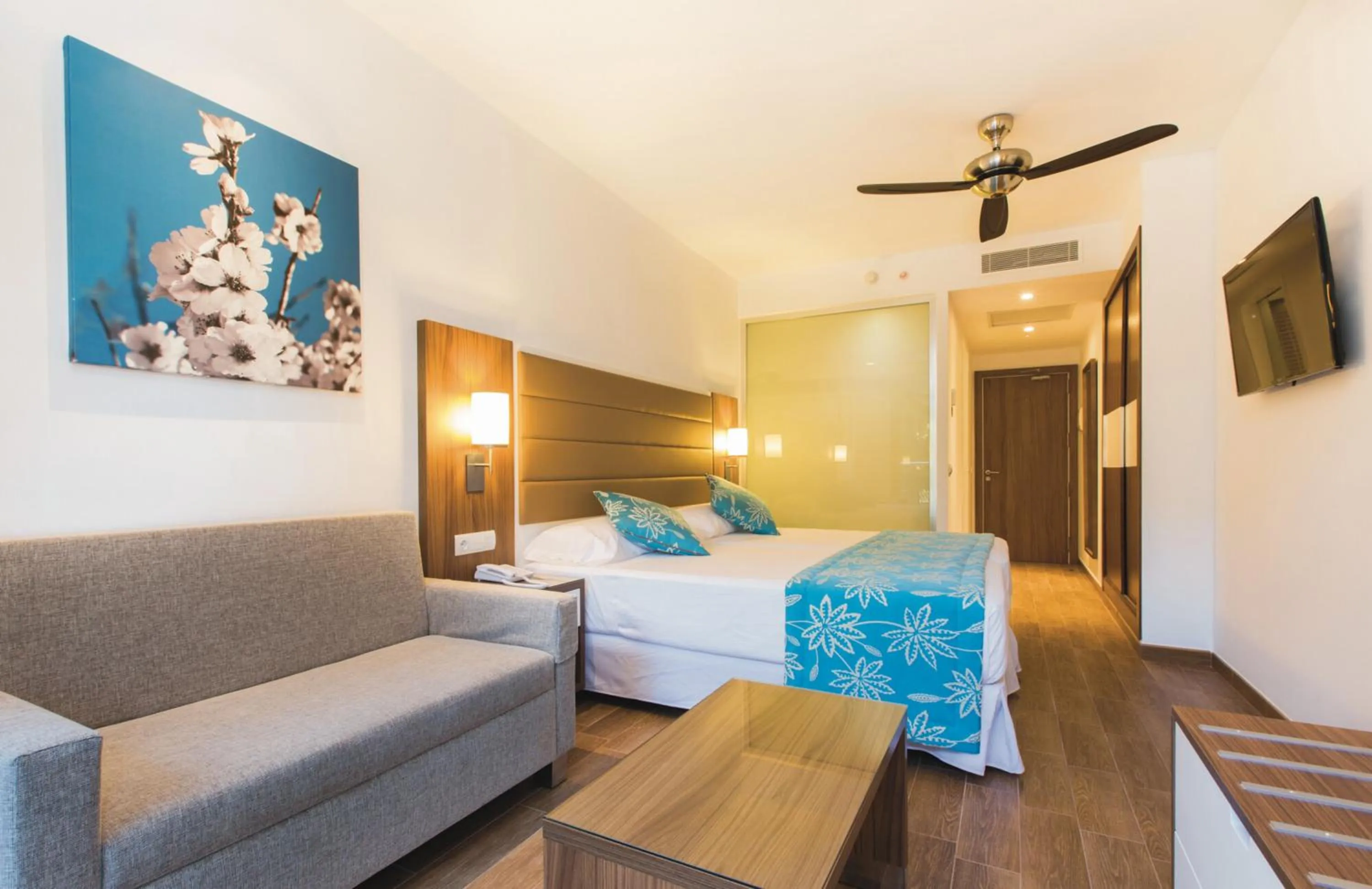 Bed in Hotel Riu Bravo - 0'0 All Inclusive