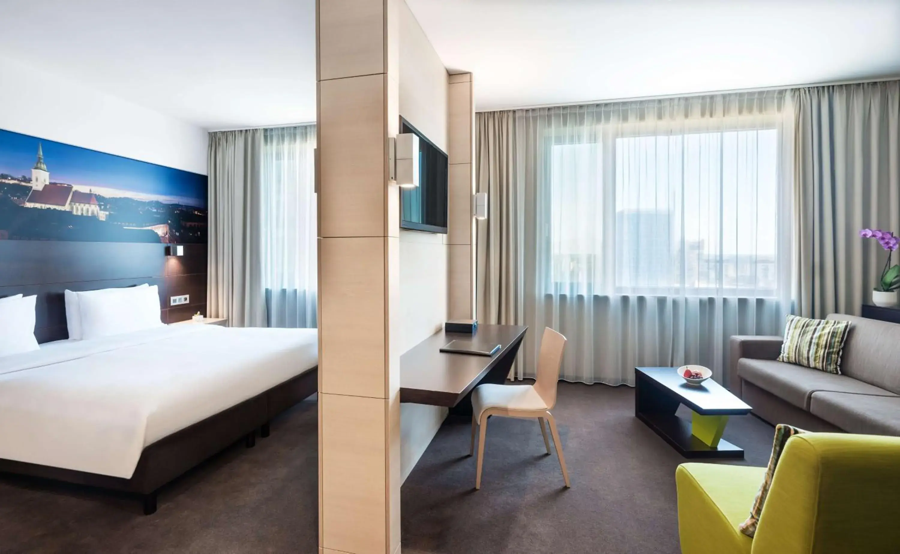 Photo of the whole room, Bed in Lindner Hotel Bratislava, part of JdV by Hyatt Photo of the whole room, Bed in Lindner Hotel Bratislava, part of JdV by Hyatt