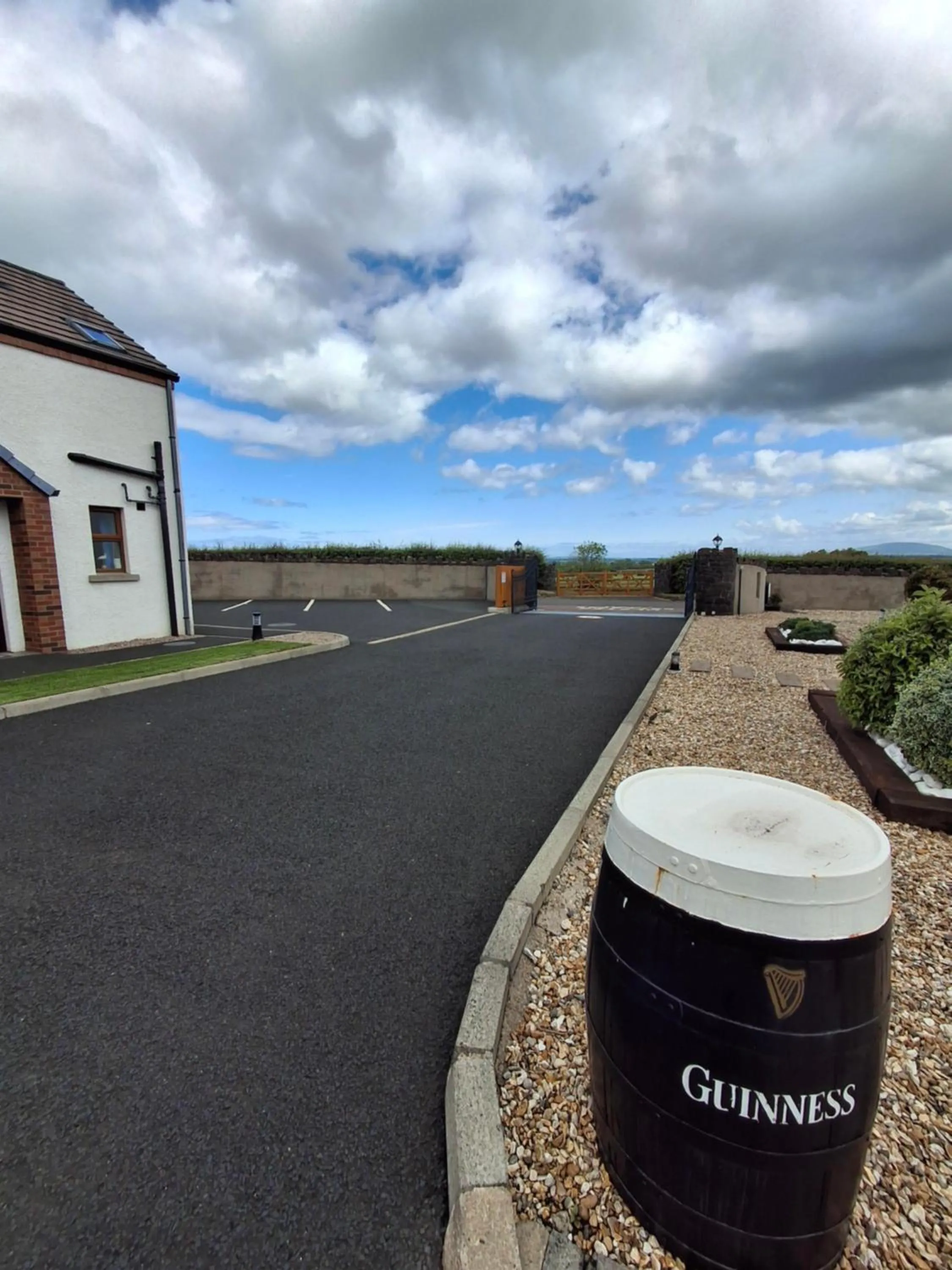 Parking in Ulster Cottages 4 miles From Portrush Bushmills Coleraine and Ballymoney