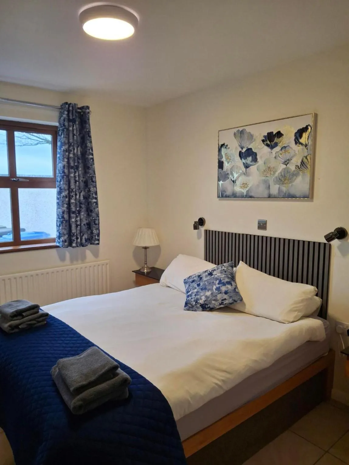 Bedroom, Bed in Ulster Cottages 4 miles From Portrush Bushmills Coleraine and Ballymoney