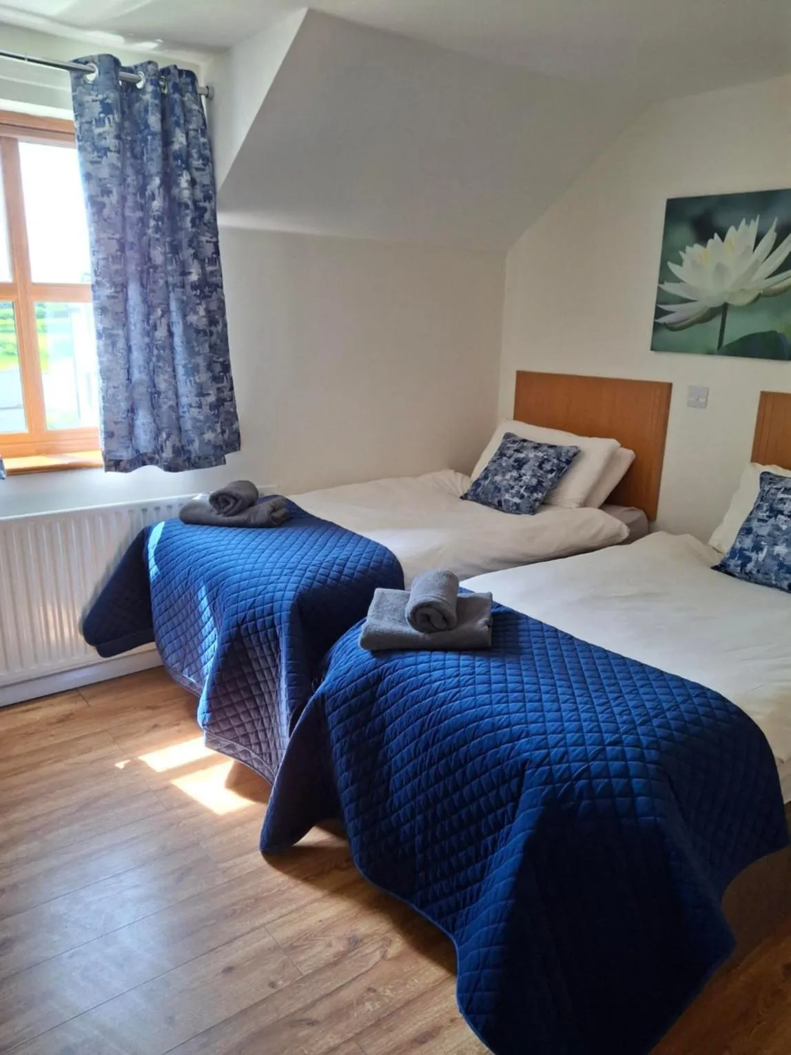 Bedroom, Bed in Ulster Cottages 4 miles From Portrush Bushmills Coleraine and Ballymoney