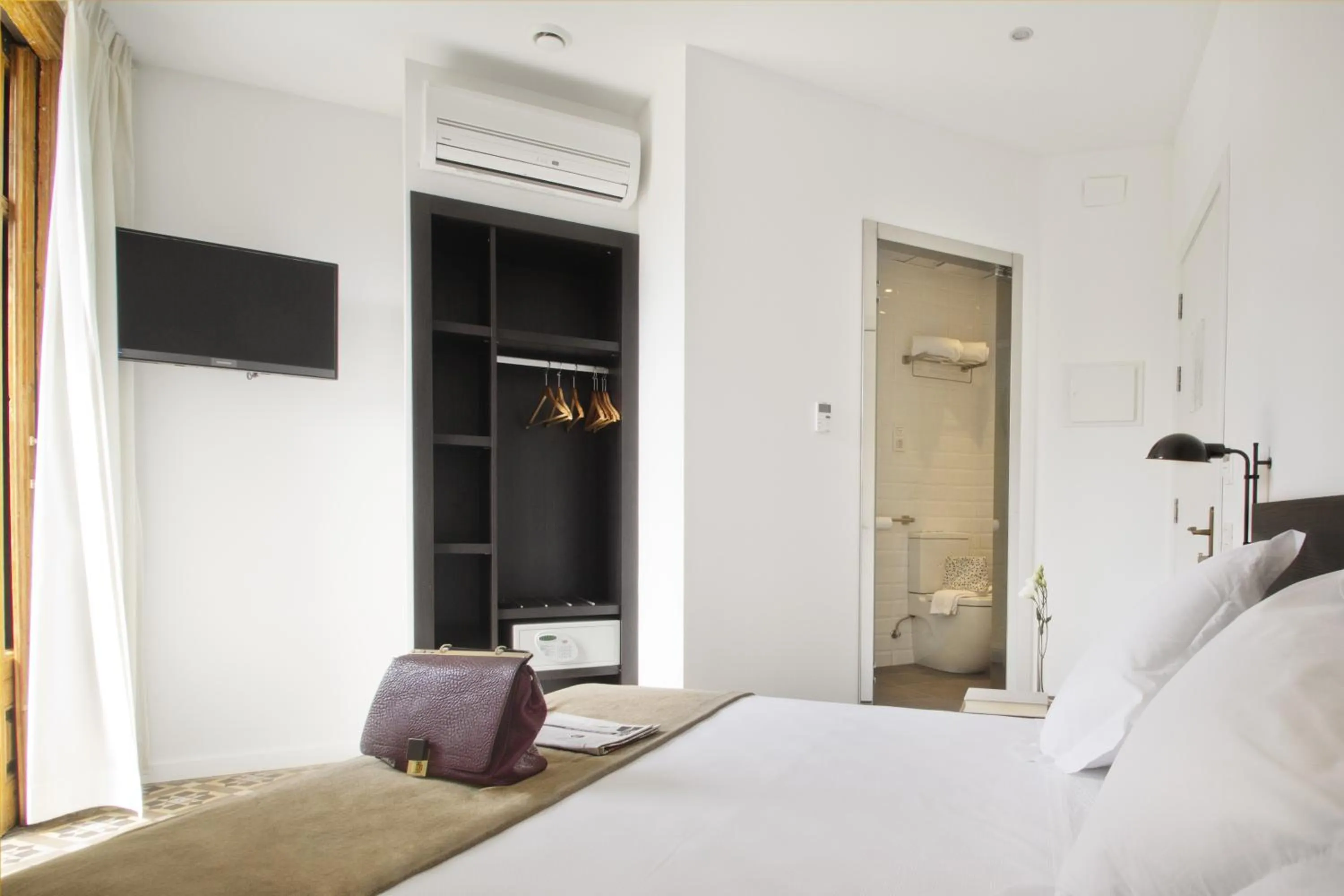 Decorative detail, Bed in Som Nit Triomf