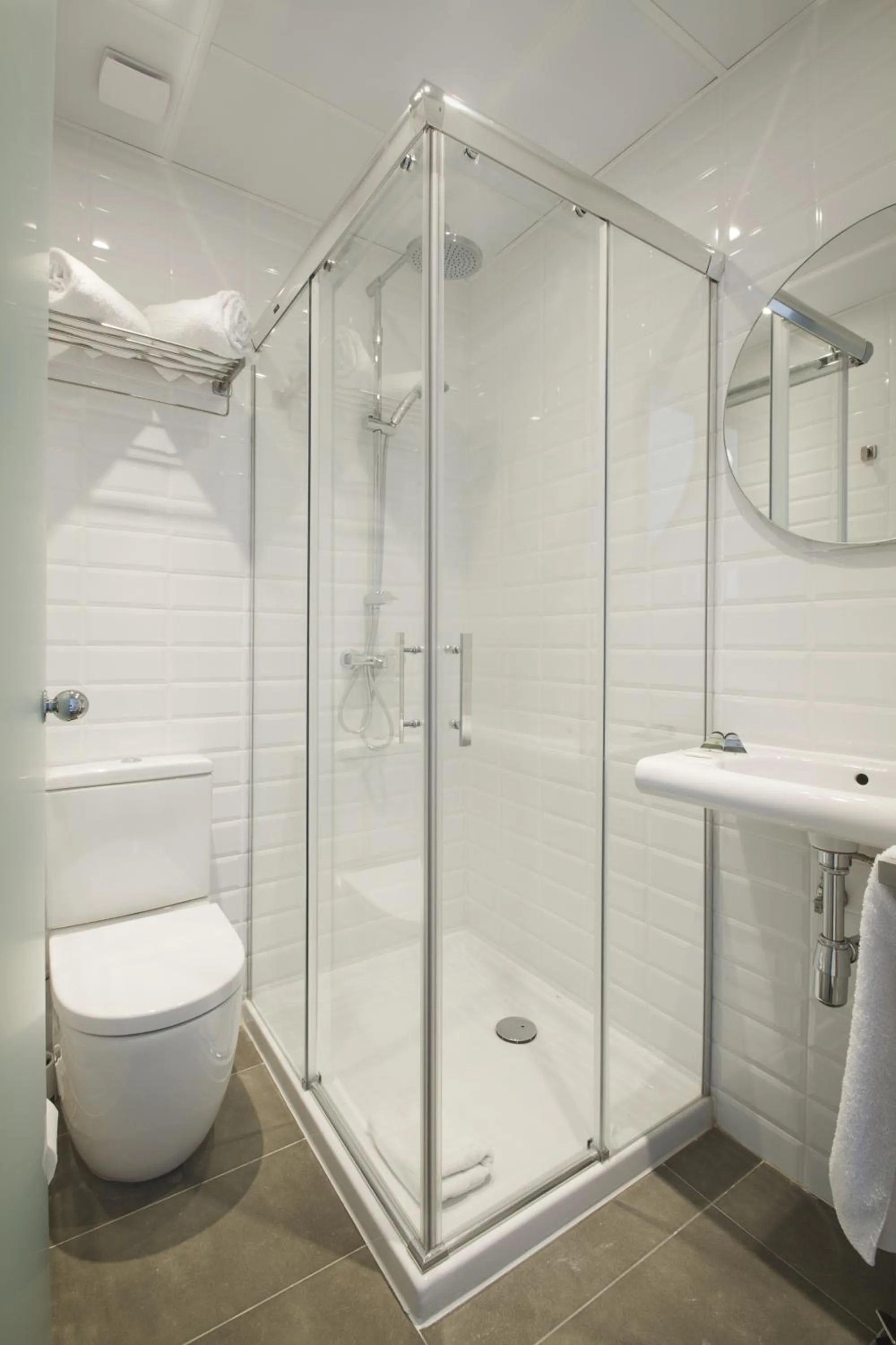 Shower in Som Nit Triomf