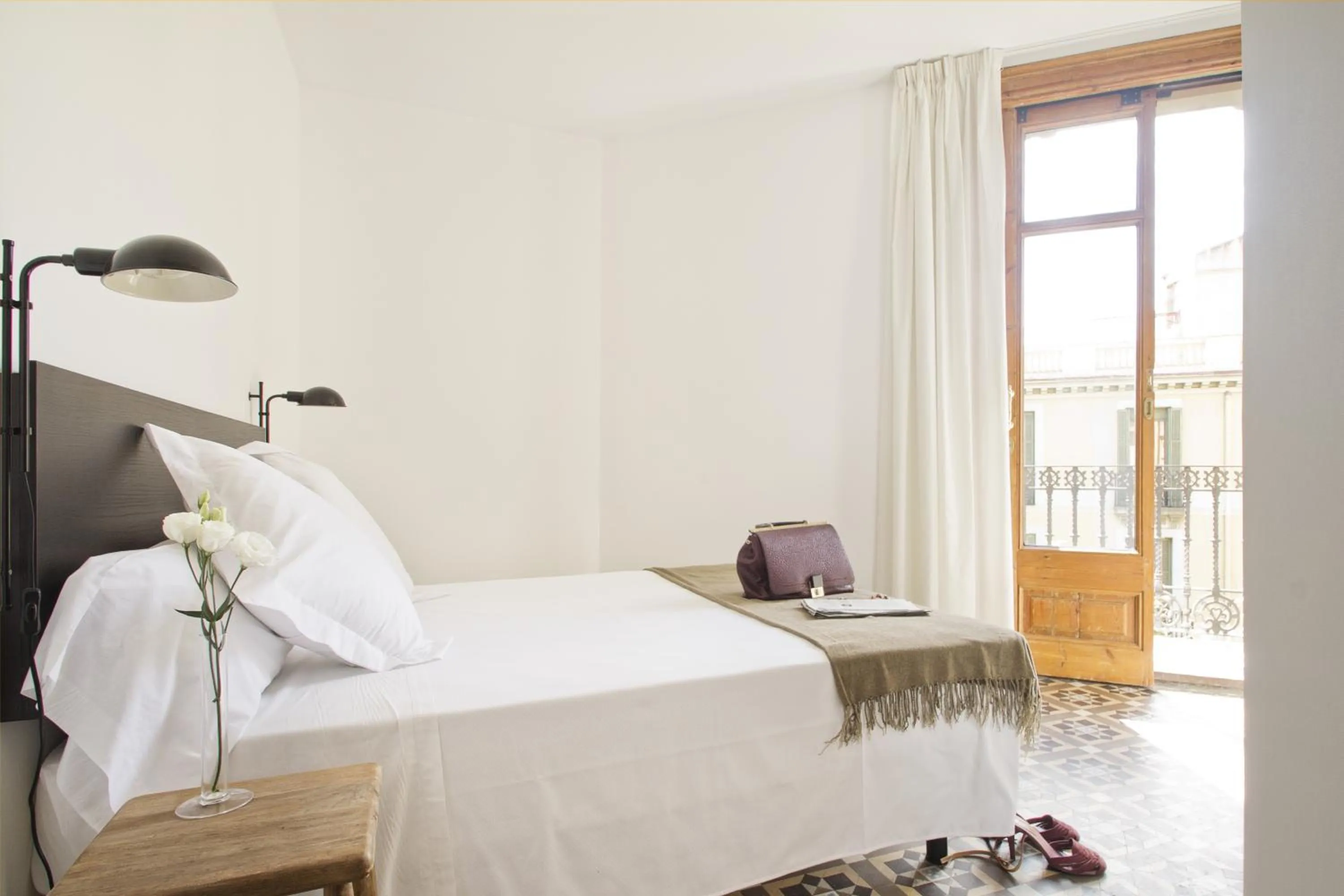 Photo of the whole room, Bed in Som Nit Triomf