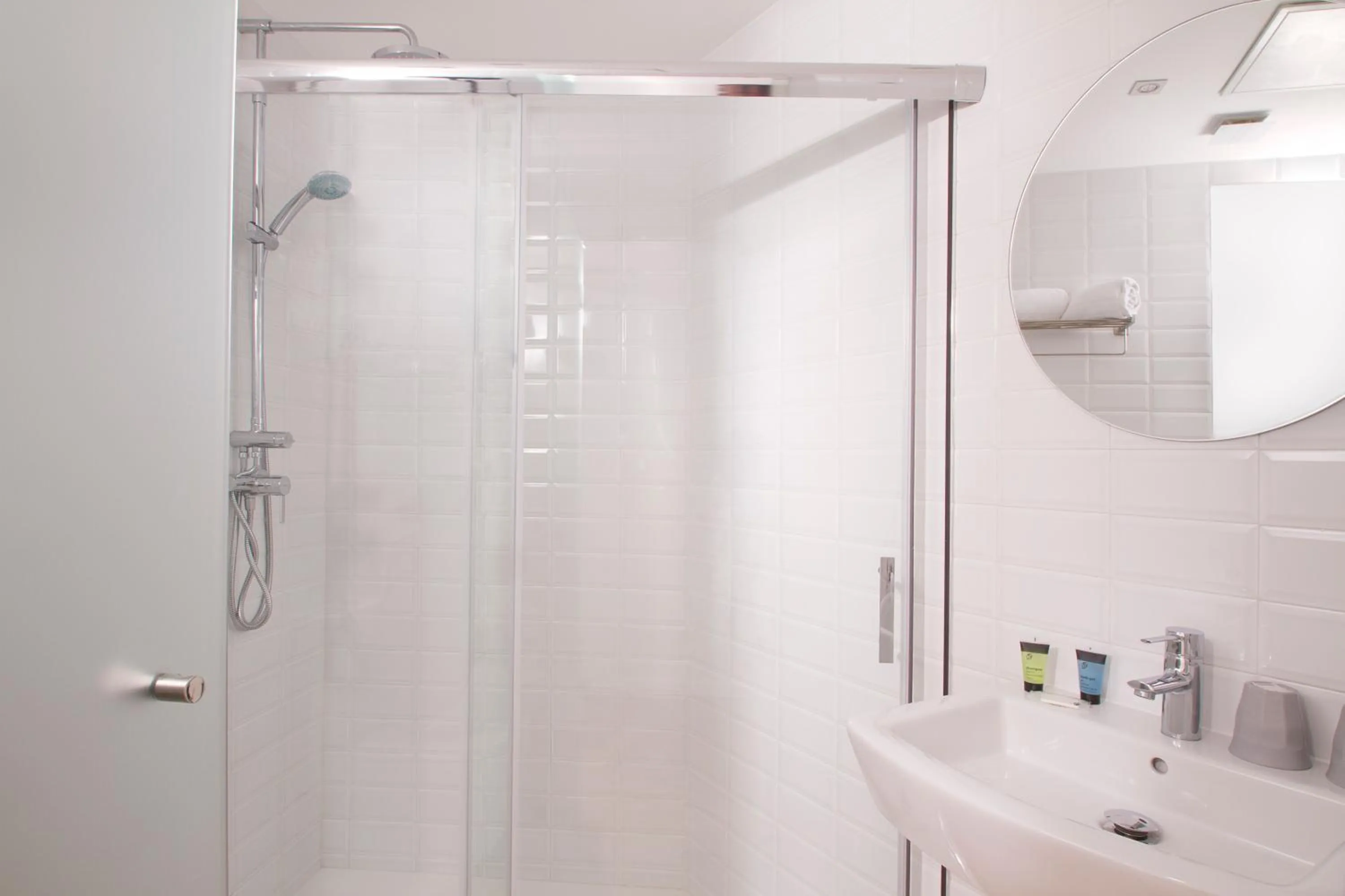 Shower in Som Nit Triomf