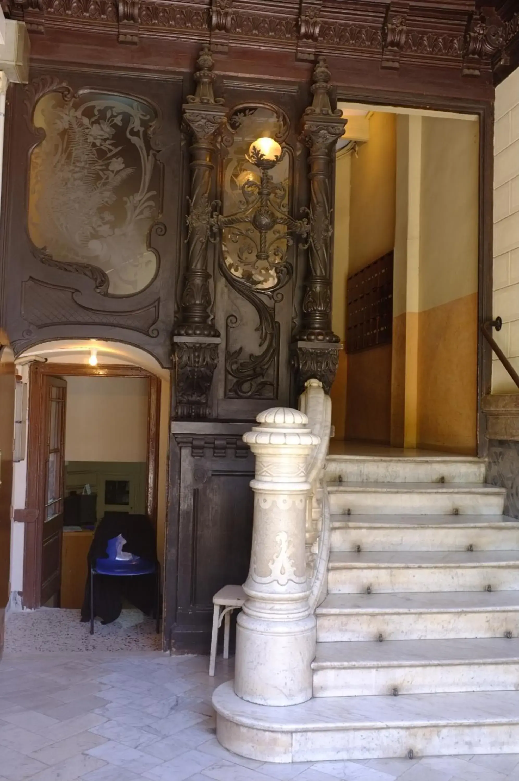 Facade/entrance in Som Nit Triomf Facade/entrance in Som Nit Triomf