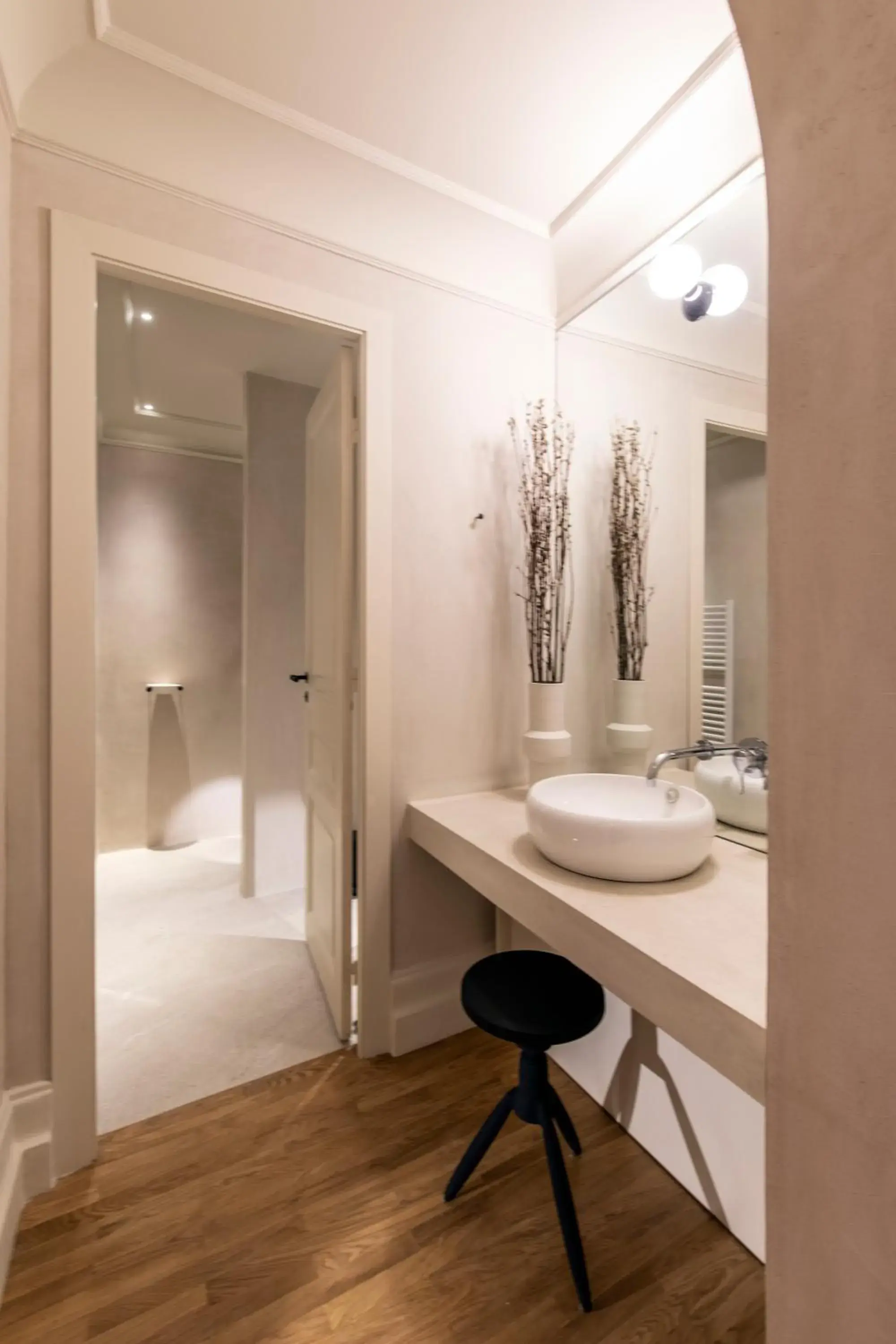 Suite in Monsieur Didot Suite in Monsieur Didot