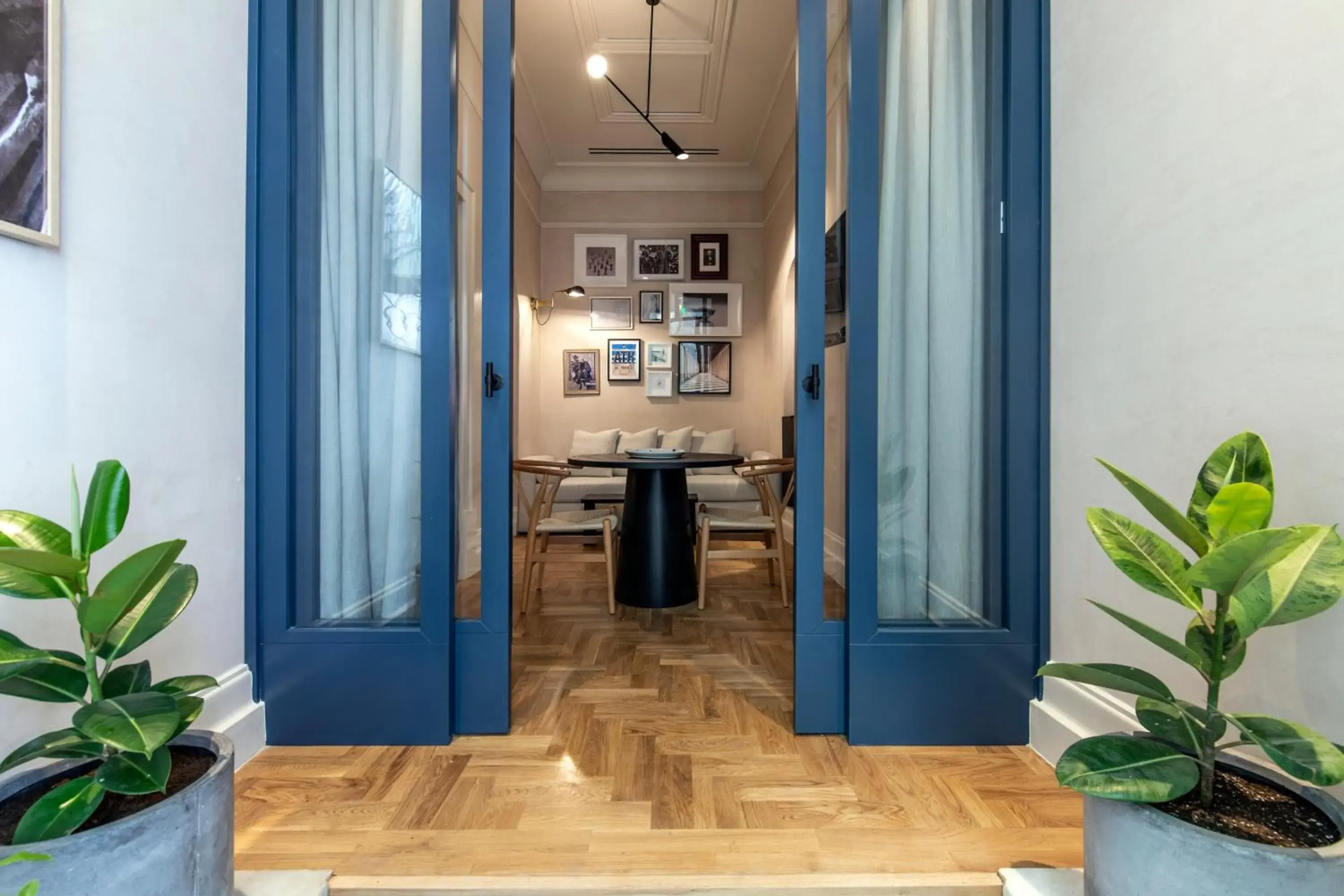 Suite in Monsieur Didot Suite in Monsieur Didot