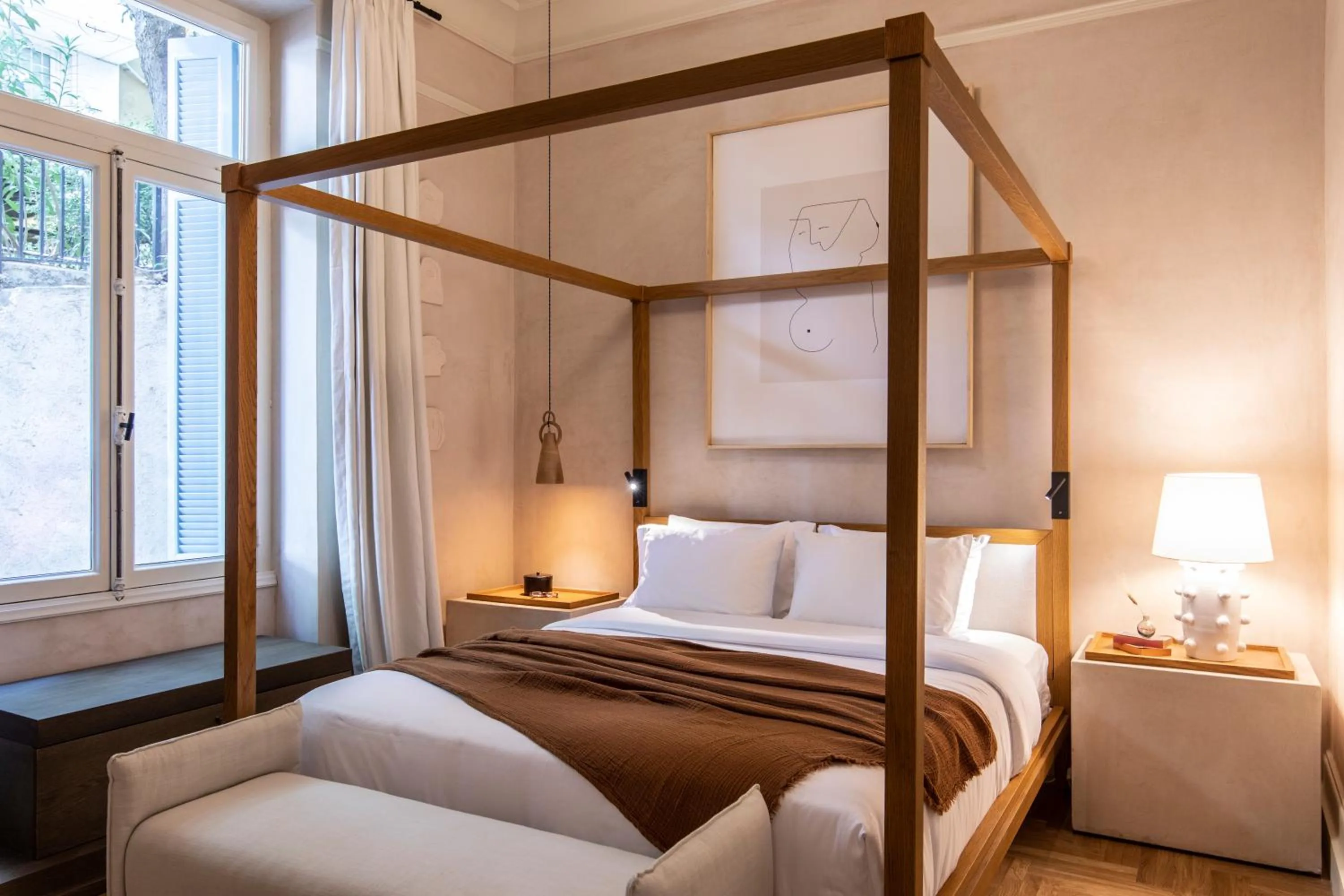 Bedroom, Bed in Monsieur Didot