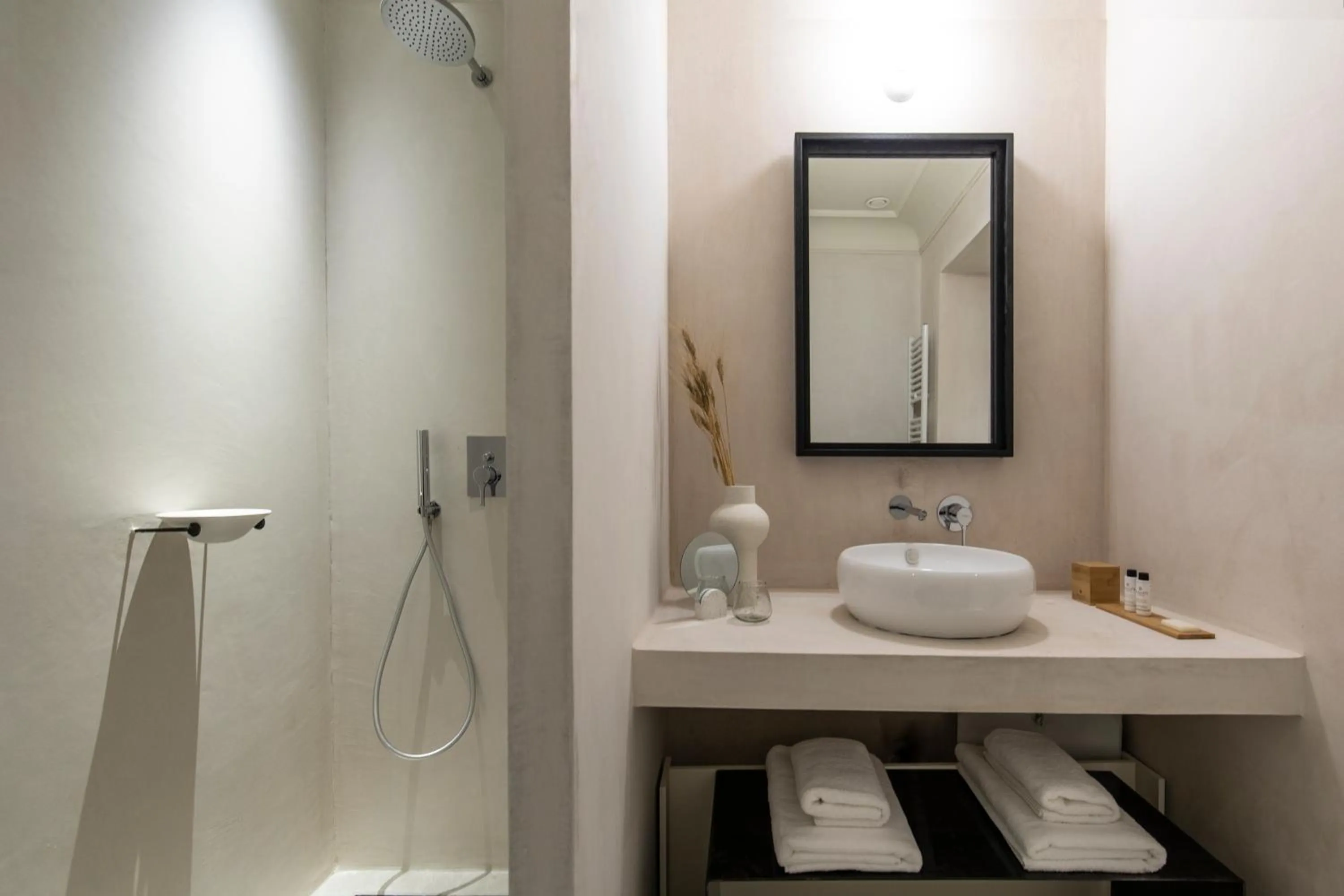 Bathroom in Monsieur Didot