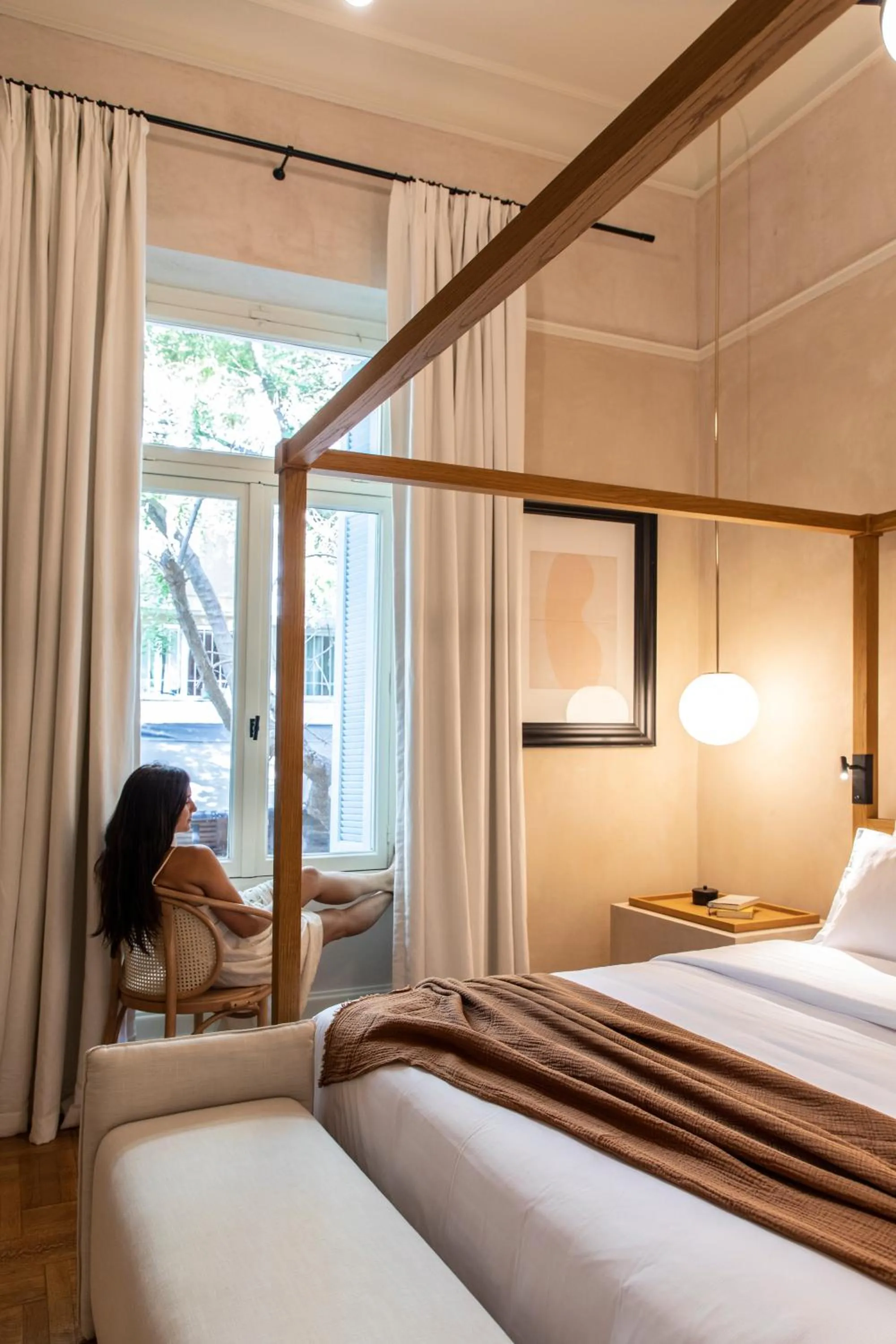 Bedroom, Bed in Monsieur Didot