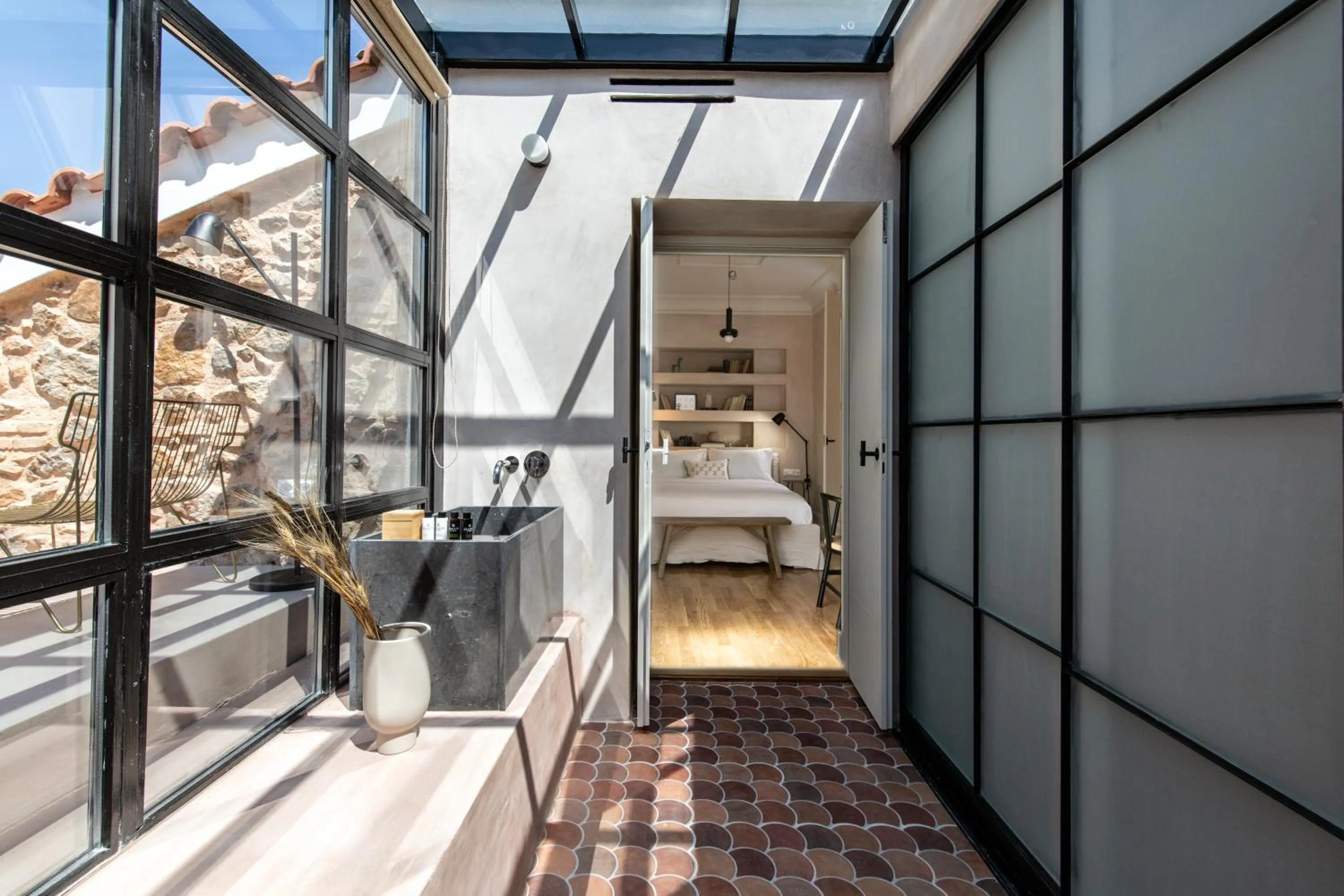 Photo of the whole room in Monsieur Didot