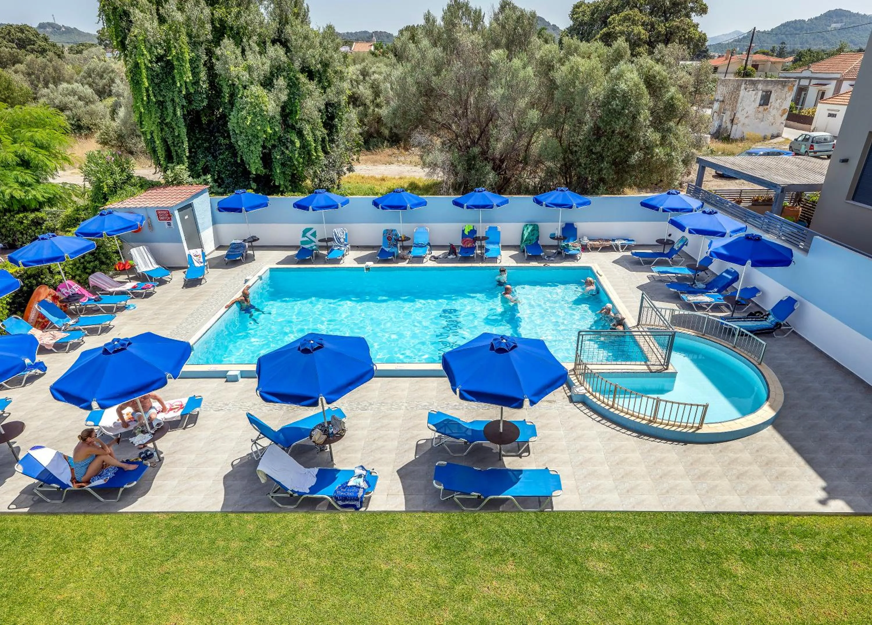 Anixis Hotel & Apartments