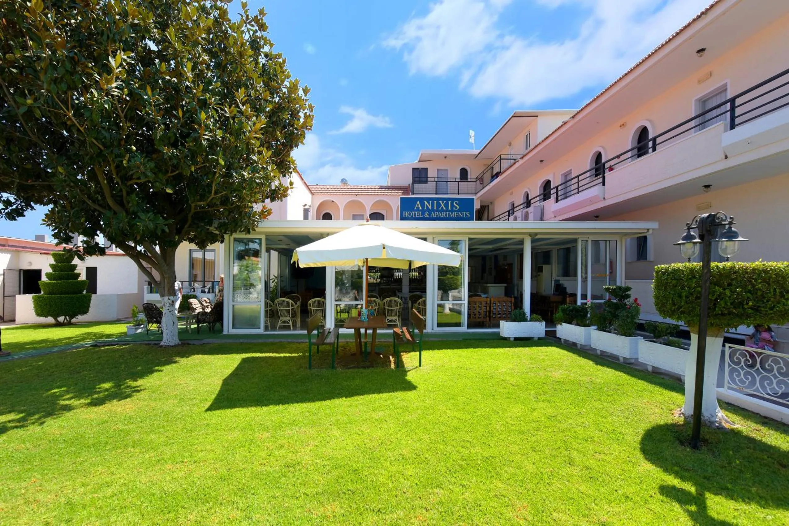 Anixis Hotel & Apartments