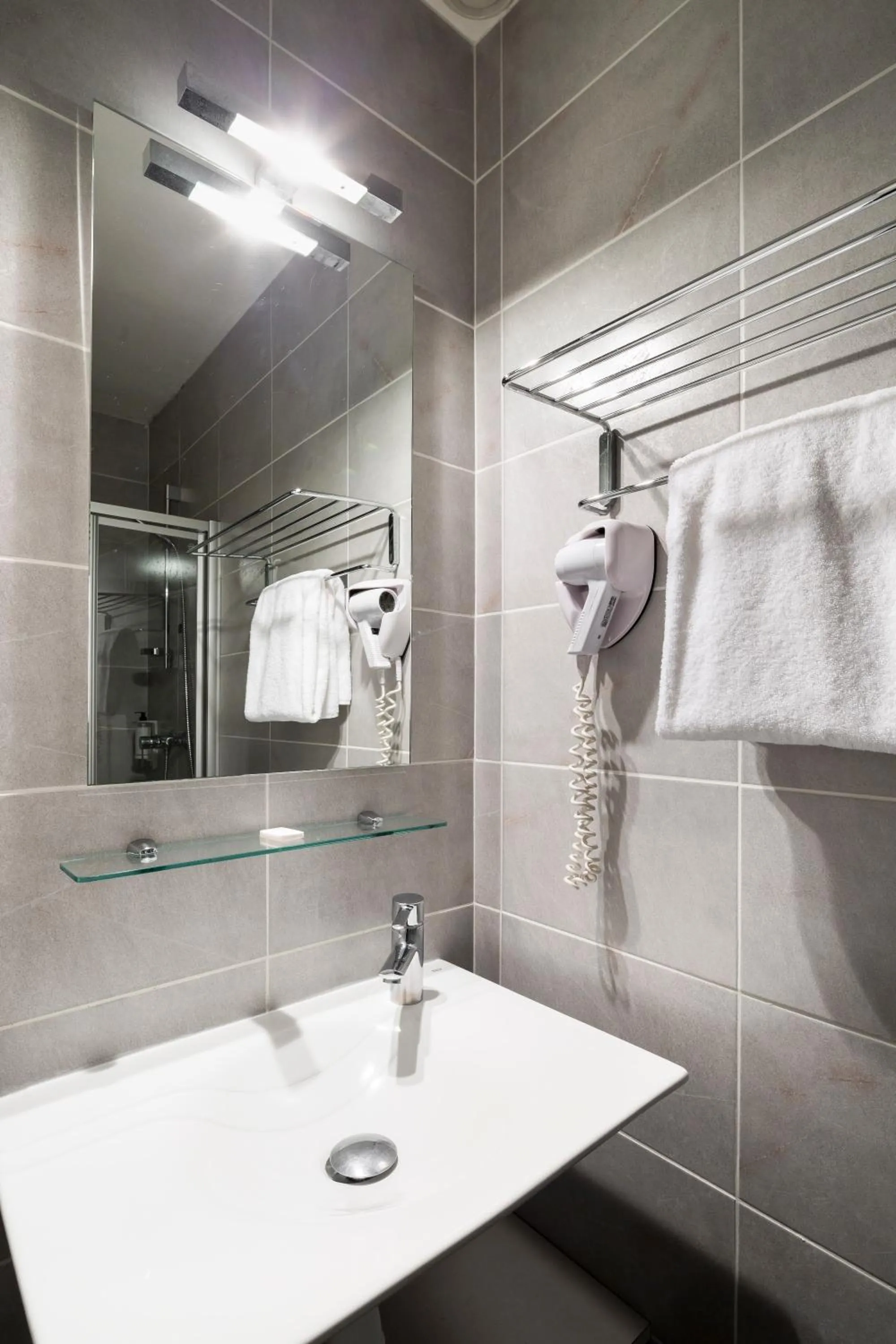 Bathroom in Logis Maison Vauban - Hotel St Malo