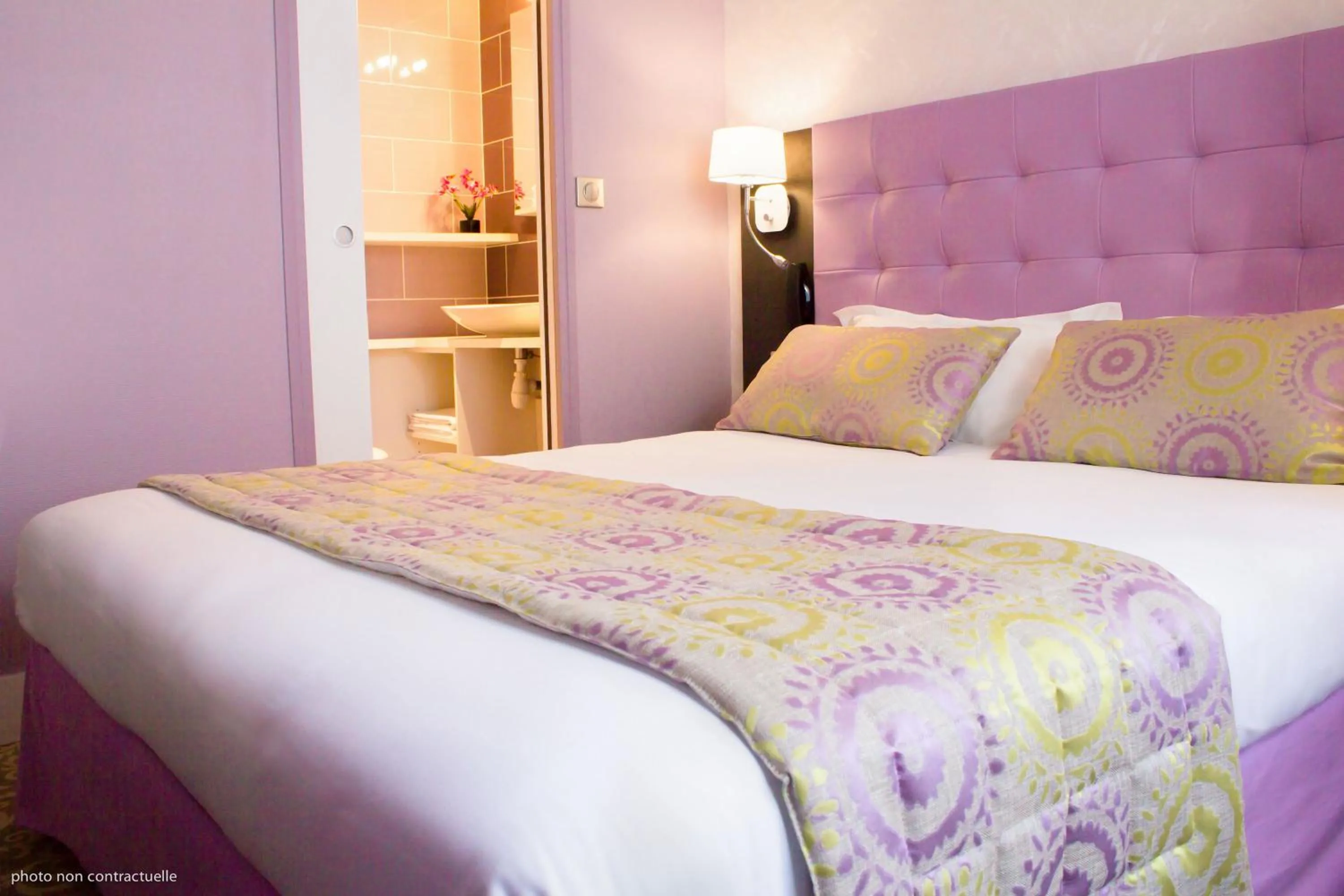 Bed in Logis Maison Vauban - Hotel St Malo