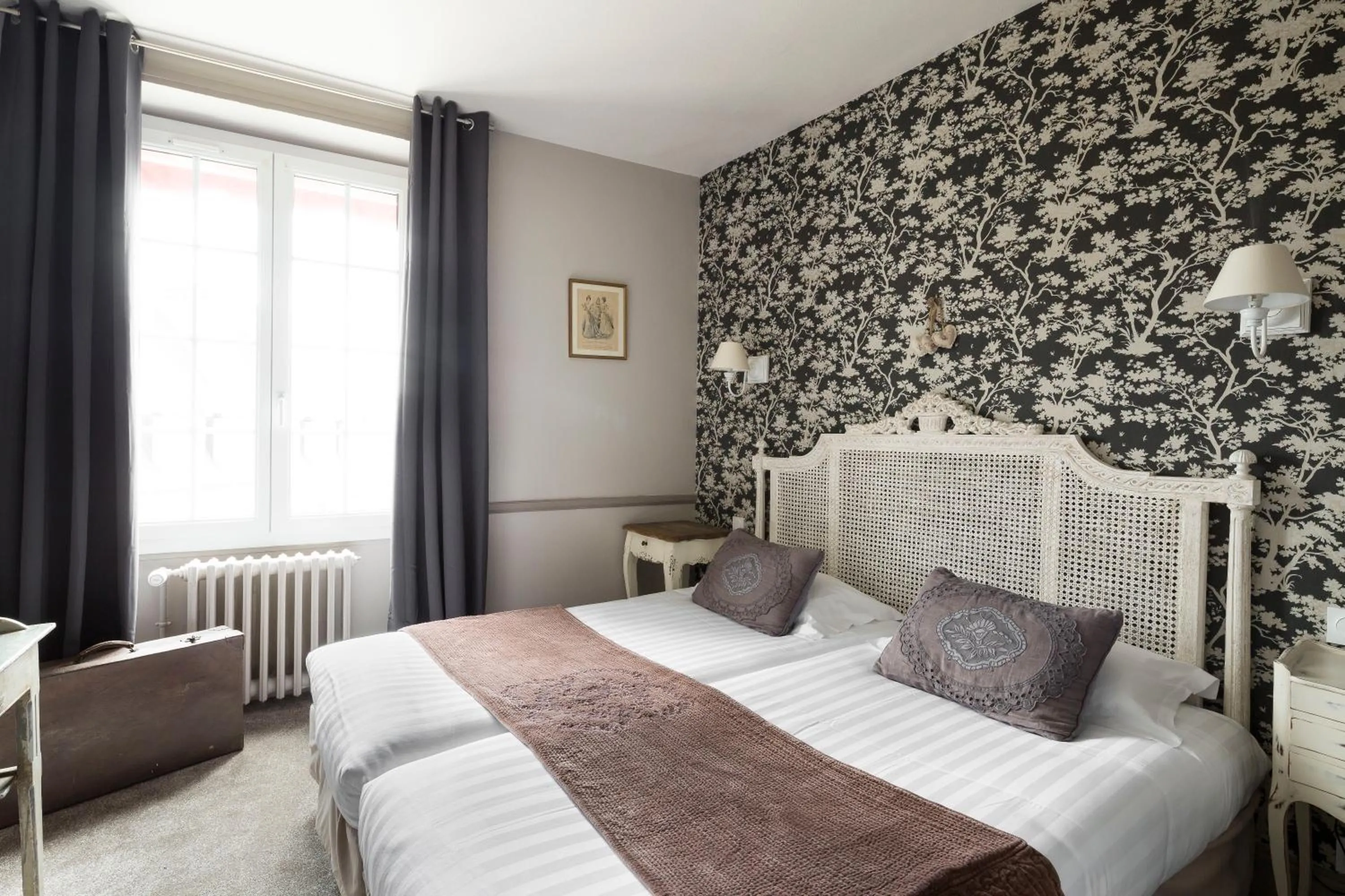 Bedroom, Bed in Logis Maison Vauban - Hotel St Malo